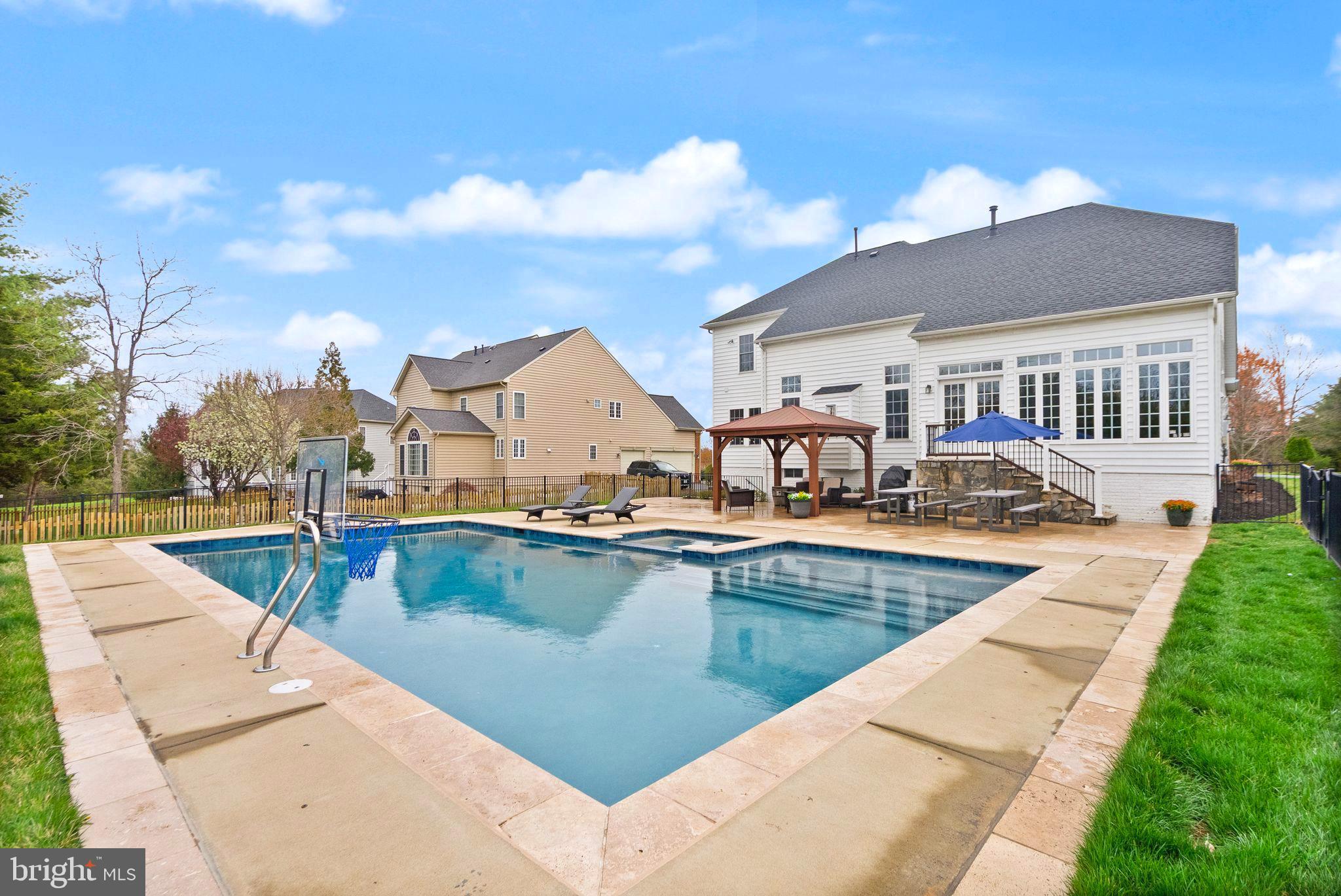 CEDAR HUNT - Residential