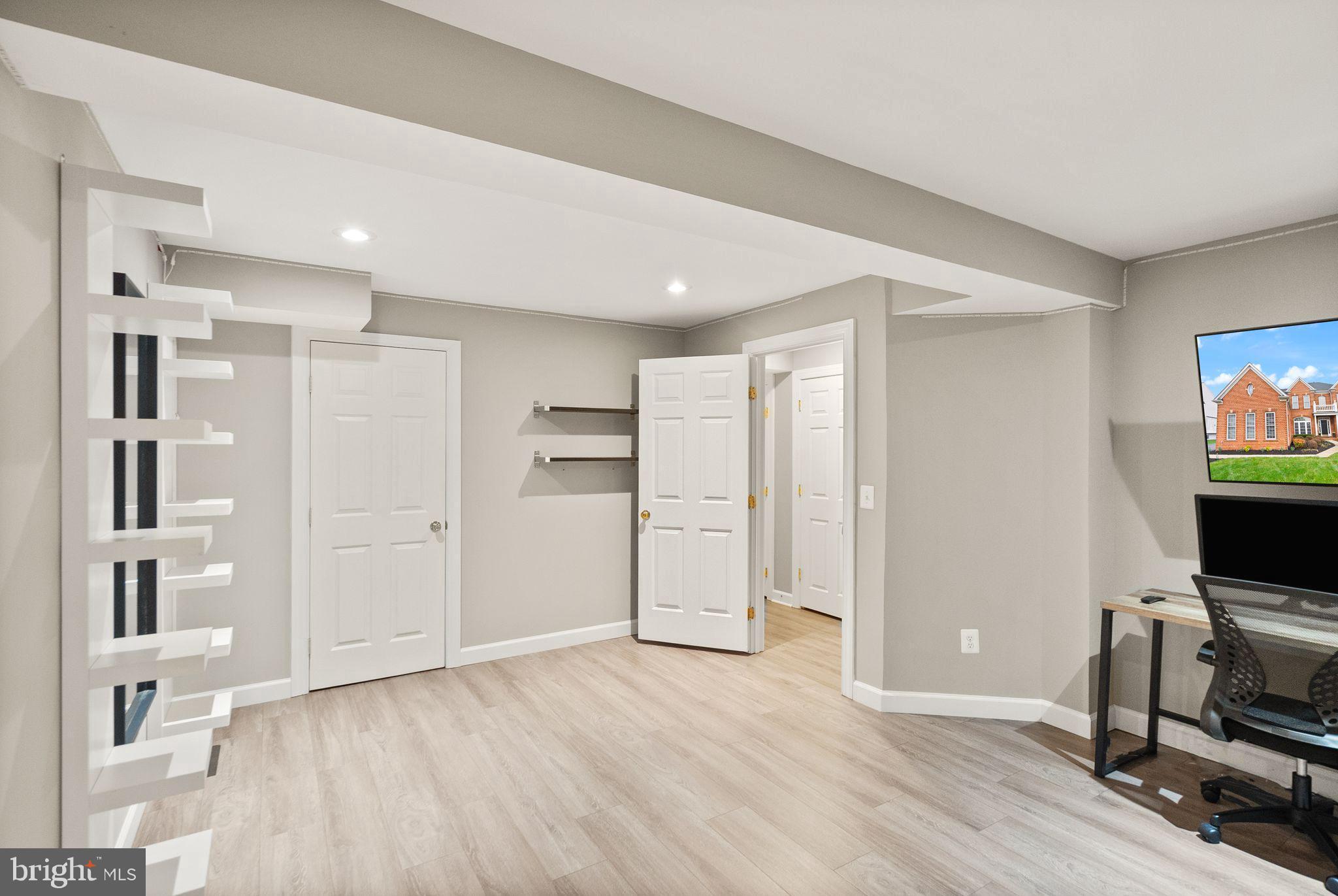 CEDAR HUNT - Residential