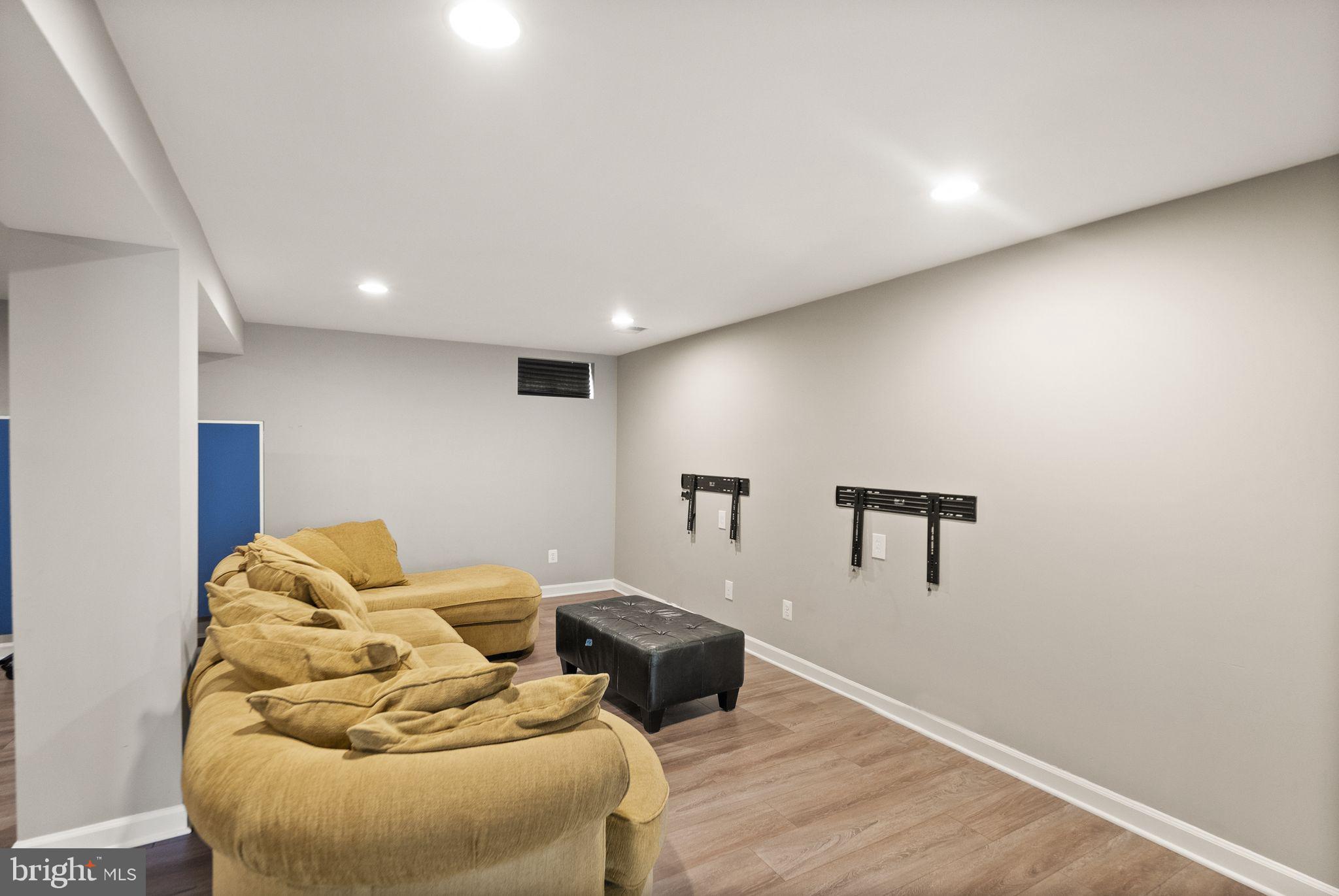 CEDAR HUNT - Residential