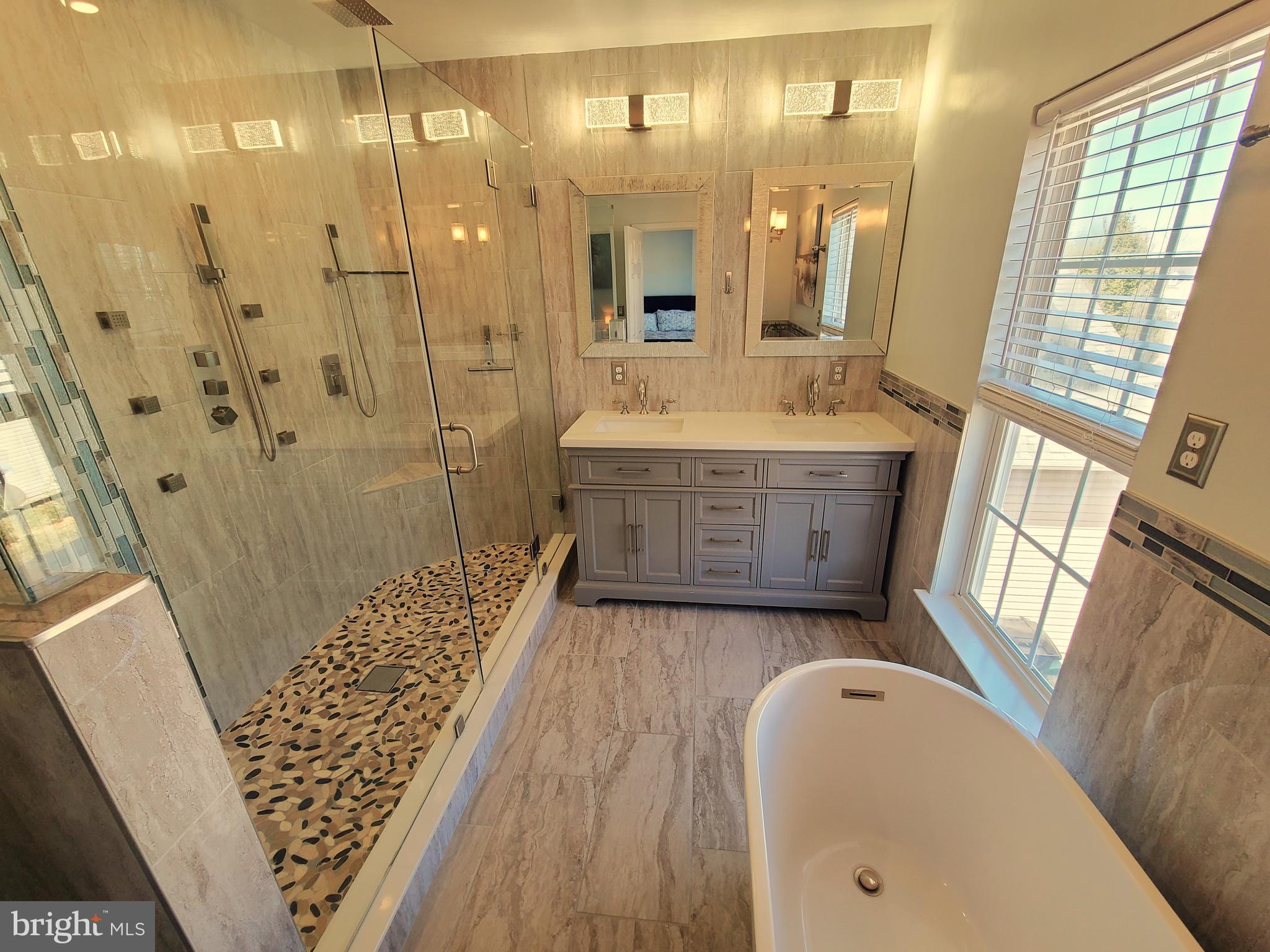 BLOOMS CROSSING SEC B PH - Residential