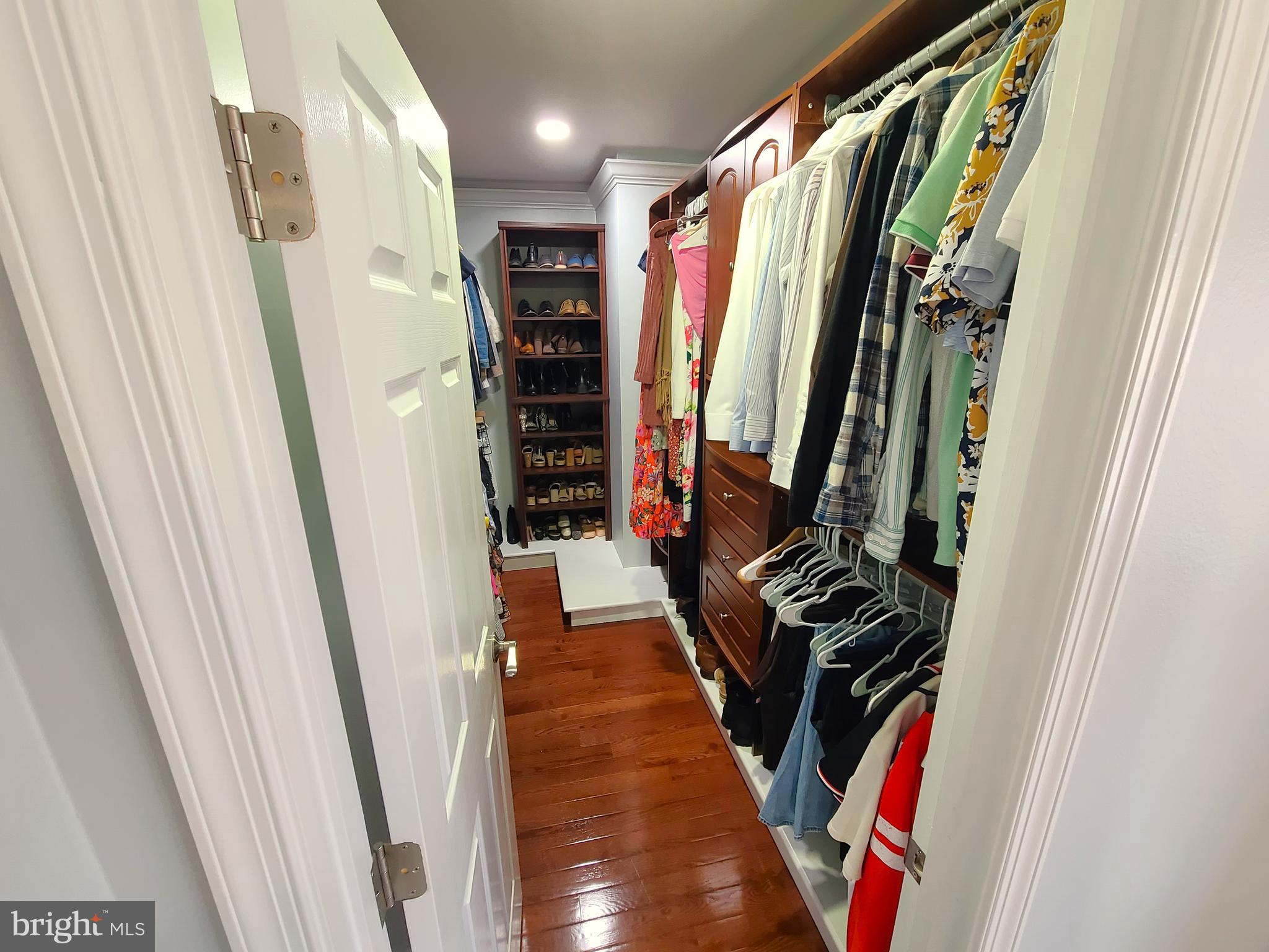 BLOOMS CROSSING SEC B PH - Residential