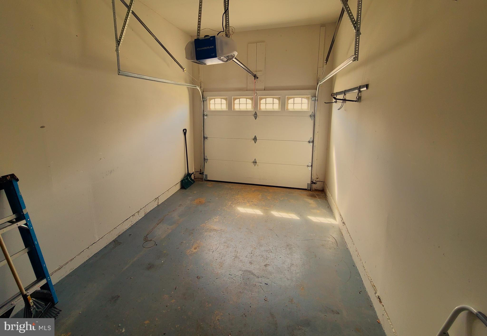 BLOOMS CROSSING SEC B PH - Residential