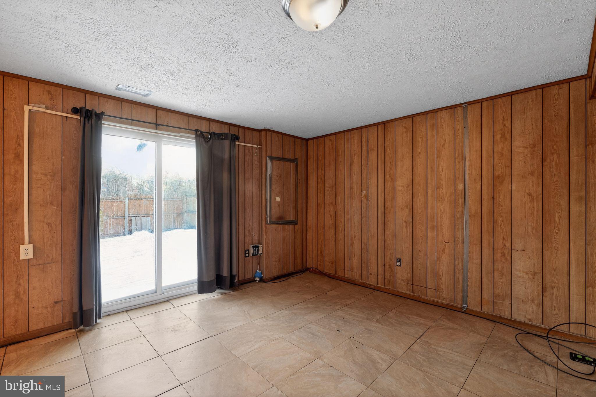 WHEATON OUT RES. (1) - Residential