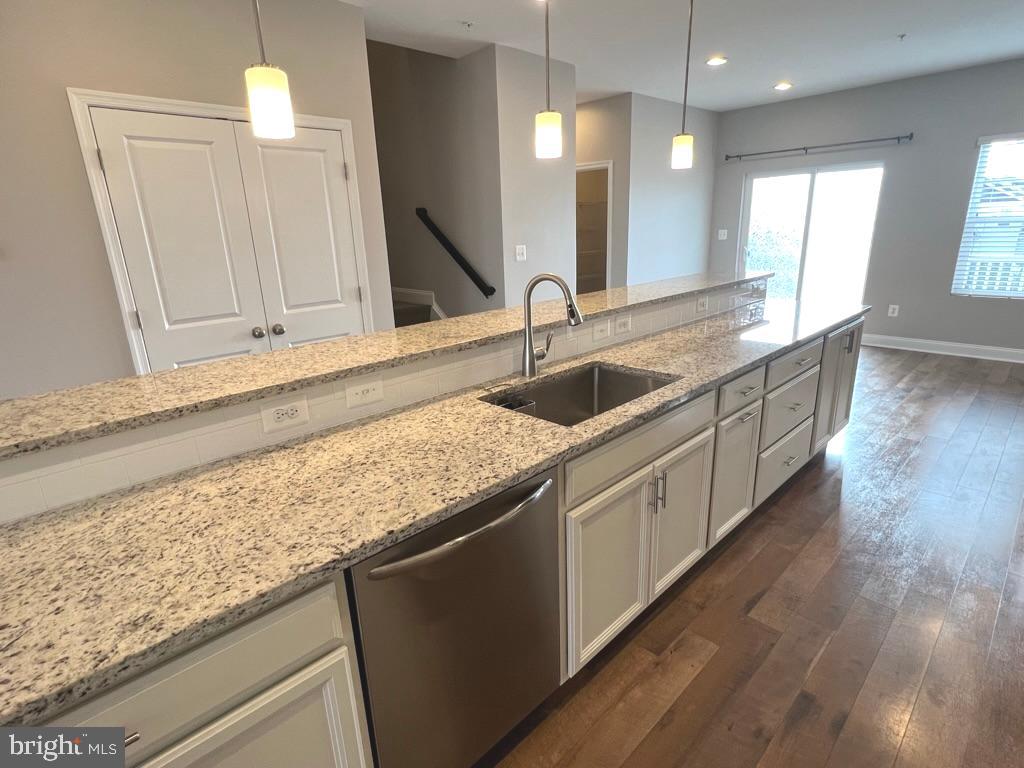 TANYARD COVE NORTH - Residential Lease