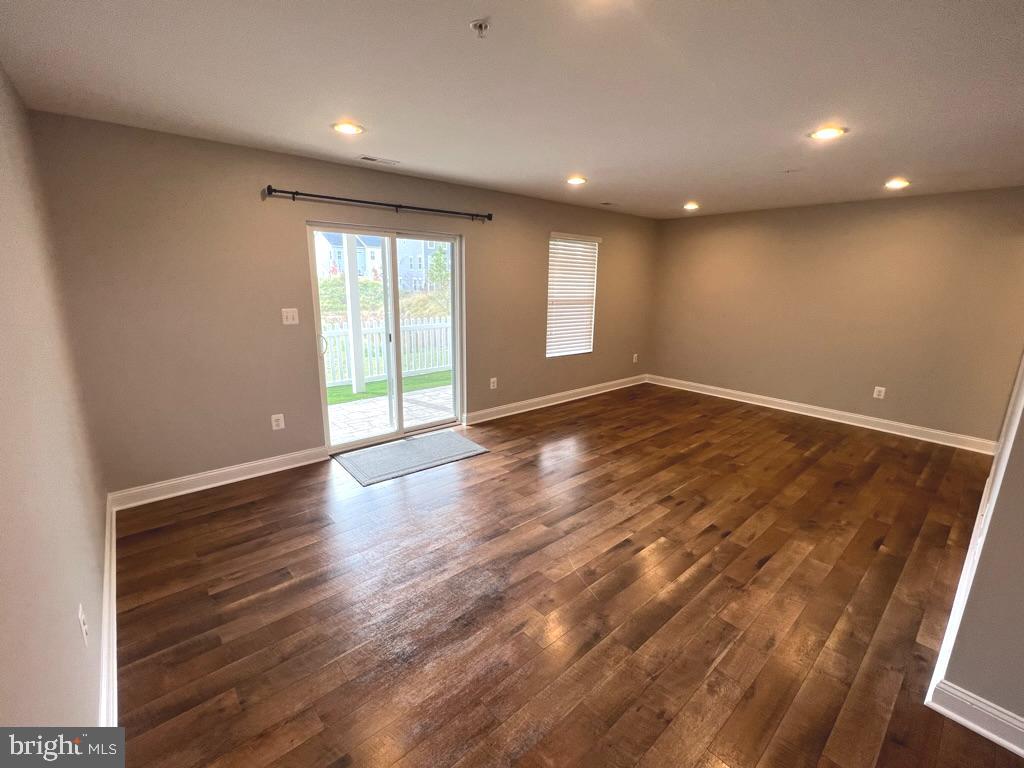 TANYARD COVE NORTH - Residential Lease