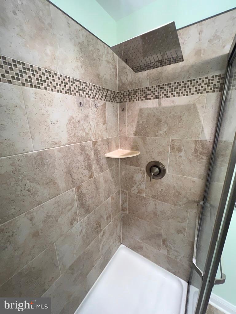 TANYARD COVE NORTH - Residential Lease