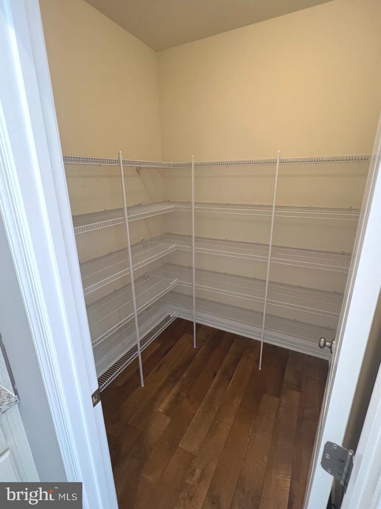 TANYARD COVE NORTH - Residential Lease