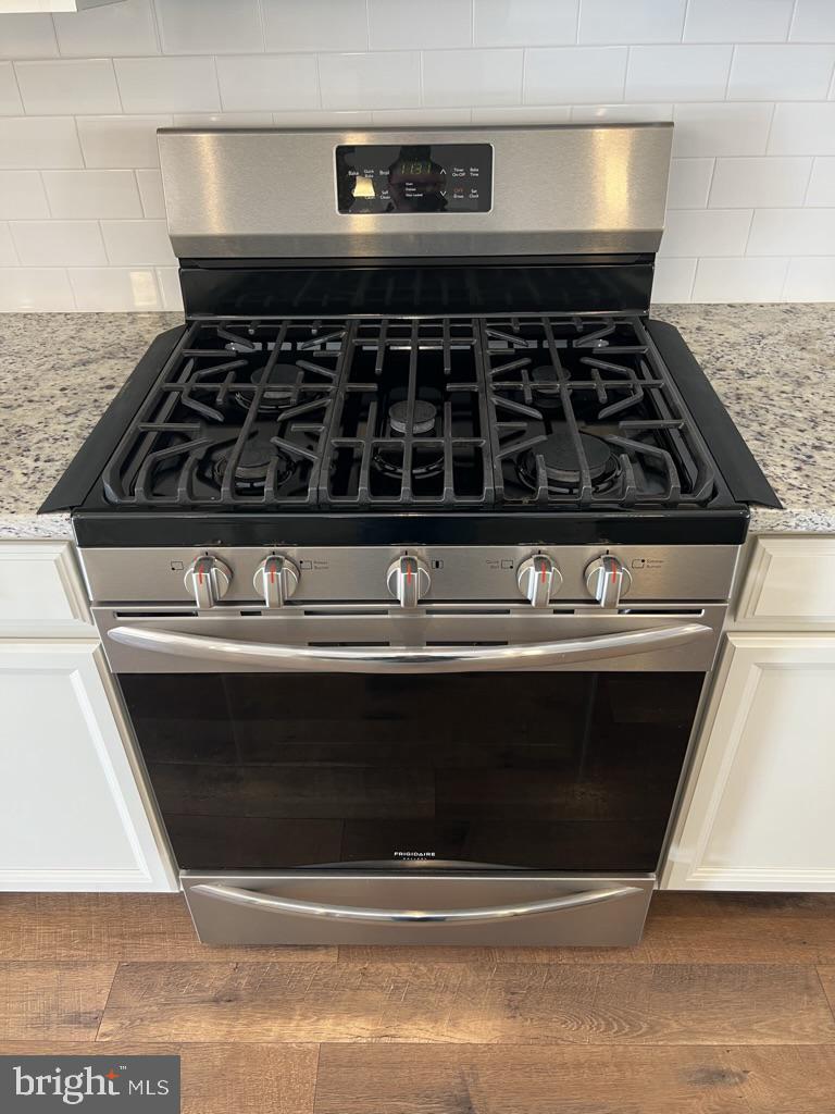 TANYARD COVE NORTH - Residential Lease