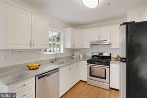 BRINKLEY TOWNS - Residential Lease