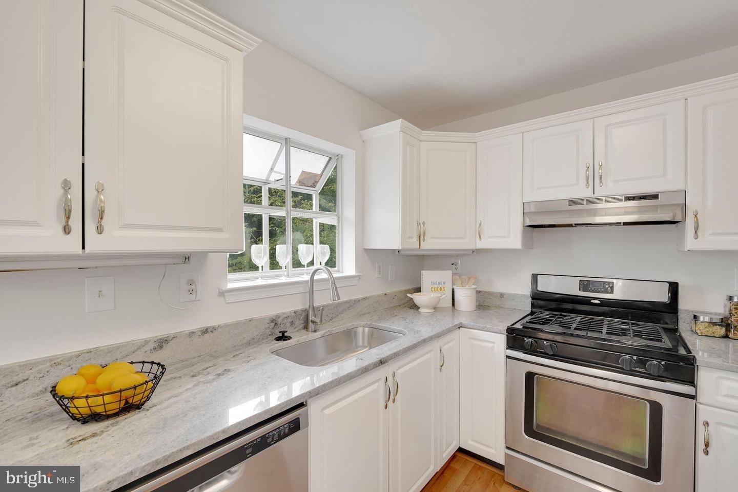 BRINKLEY TOWNS - Residential Lease