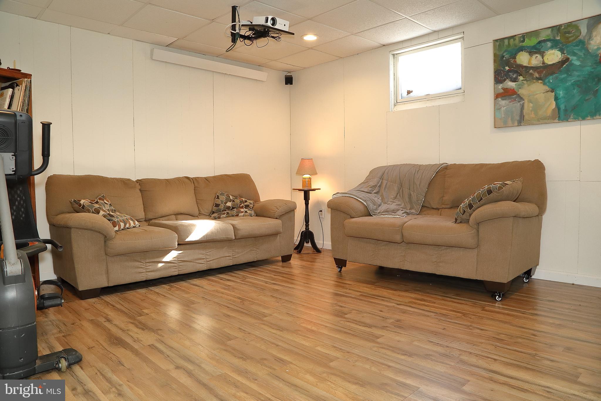 AKRON BOROUGH - Residential