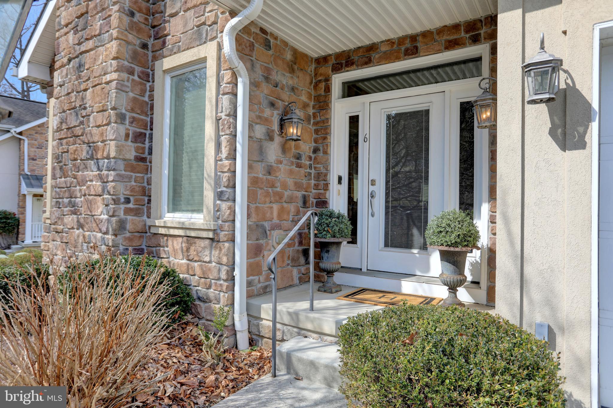 6 LYDFORD COURT