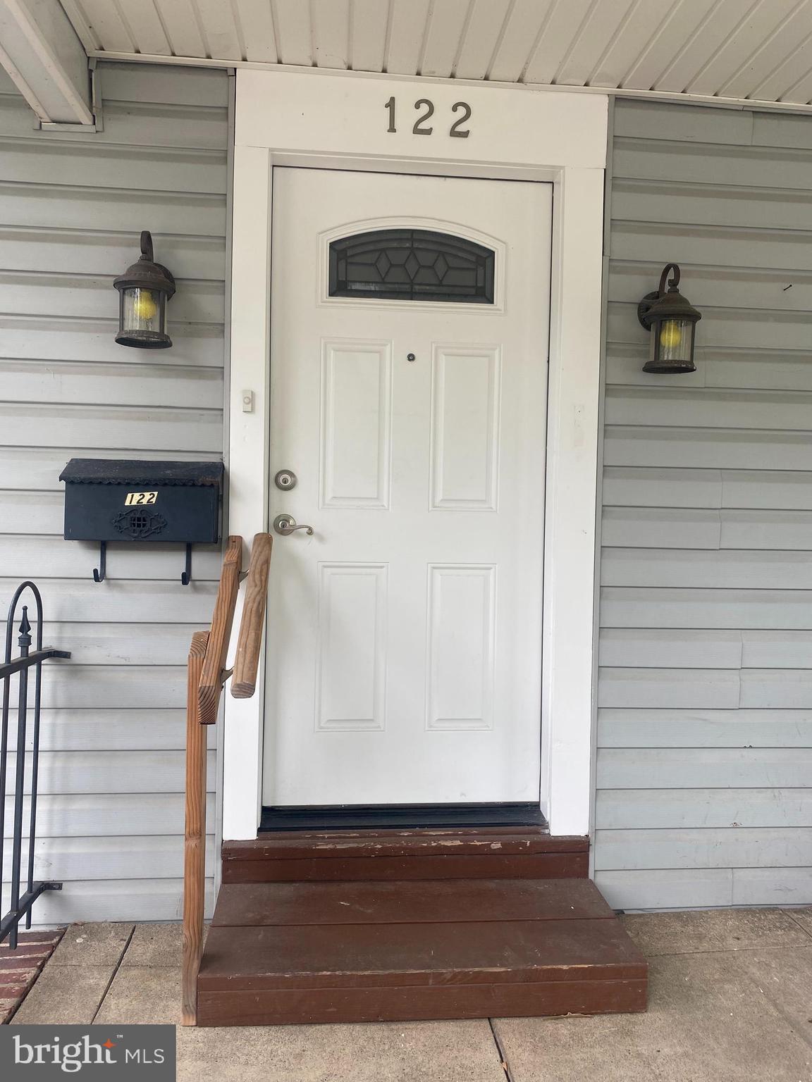 122 E WAYNE TERRACE