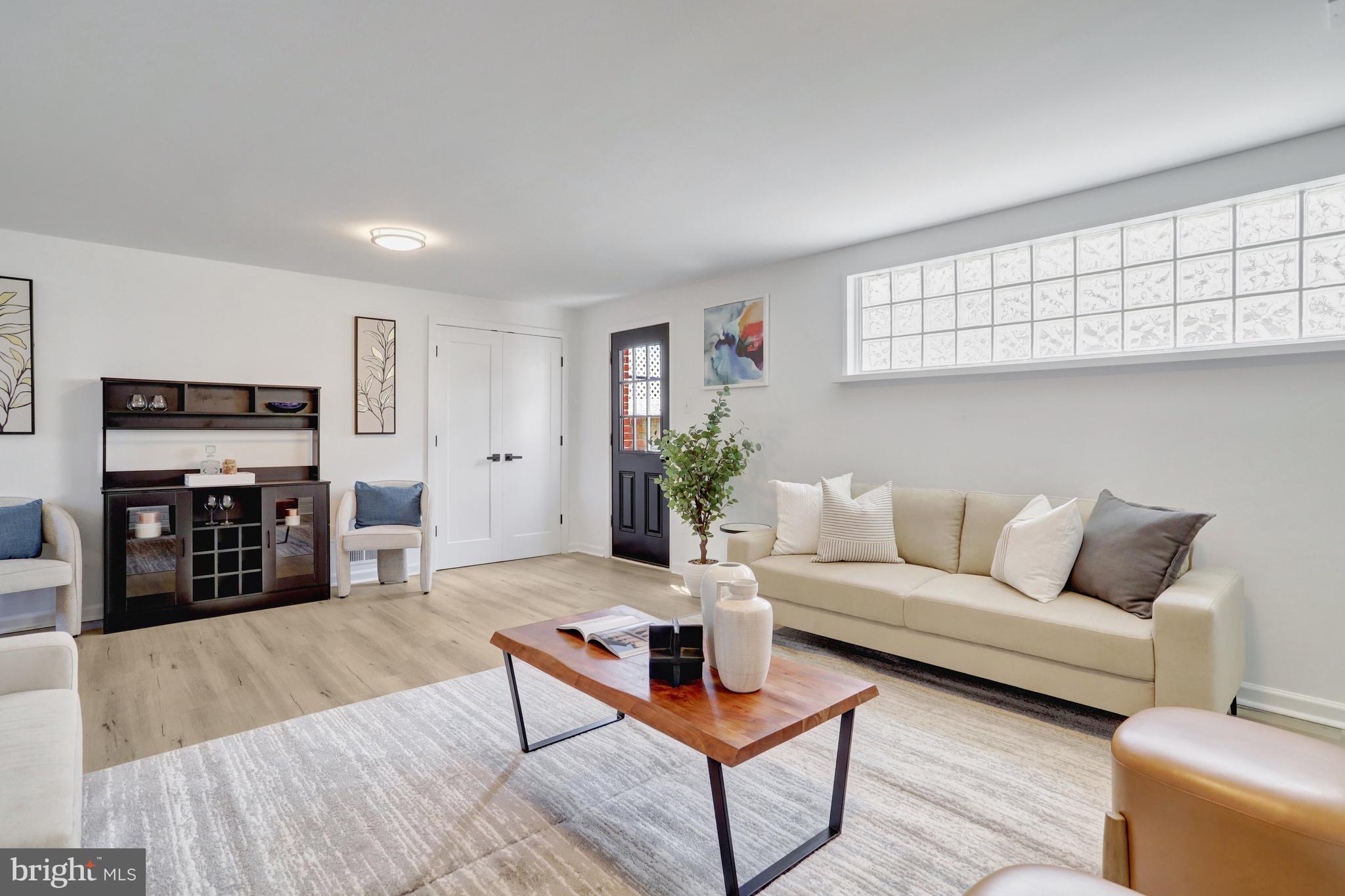 RIVERSIDE ESTATES - Residential