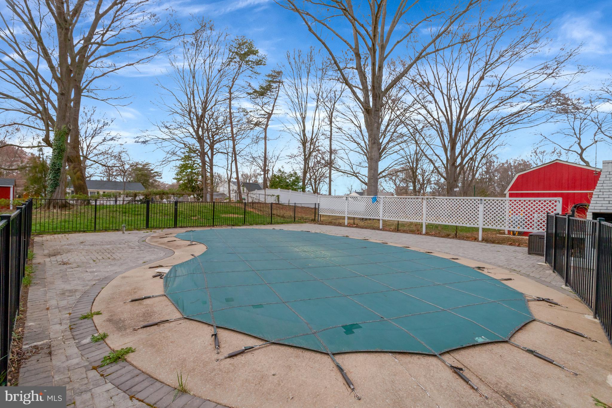 RIVERSIDE ESTATES - Residential