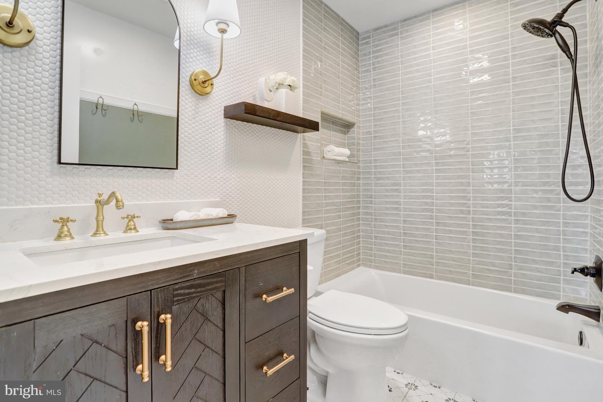 RIVERSIDE ESTATES - Residential