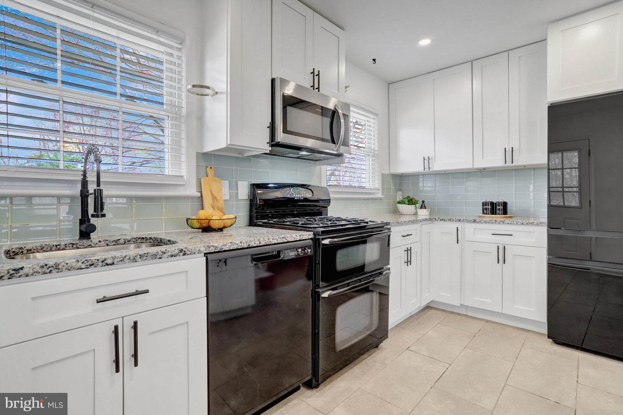 RIVERSIDE ESTATES - Residential