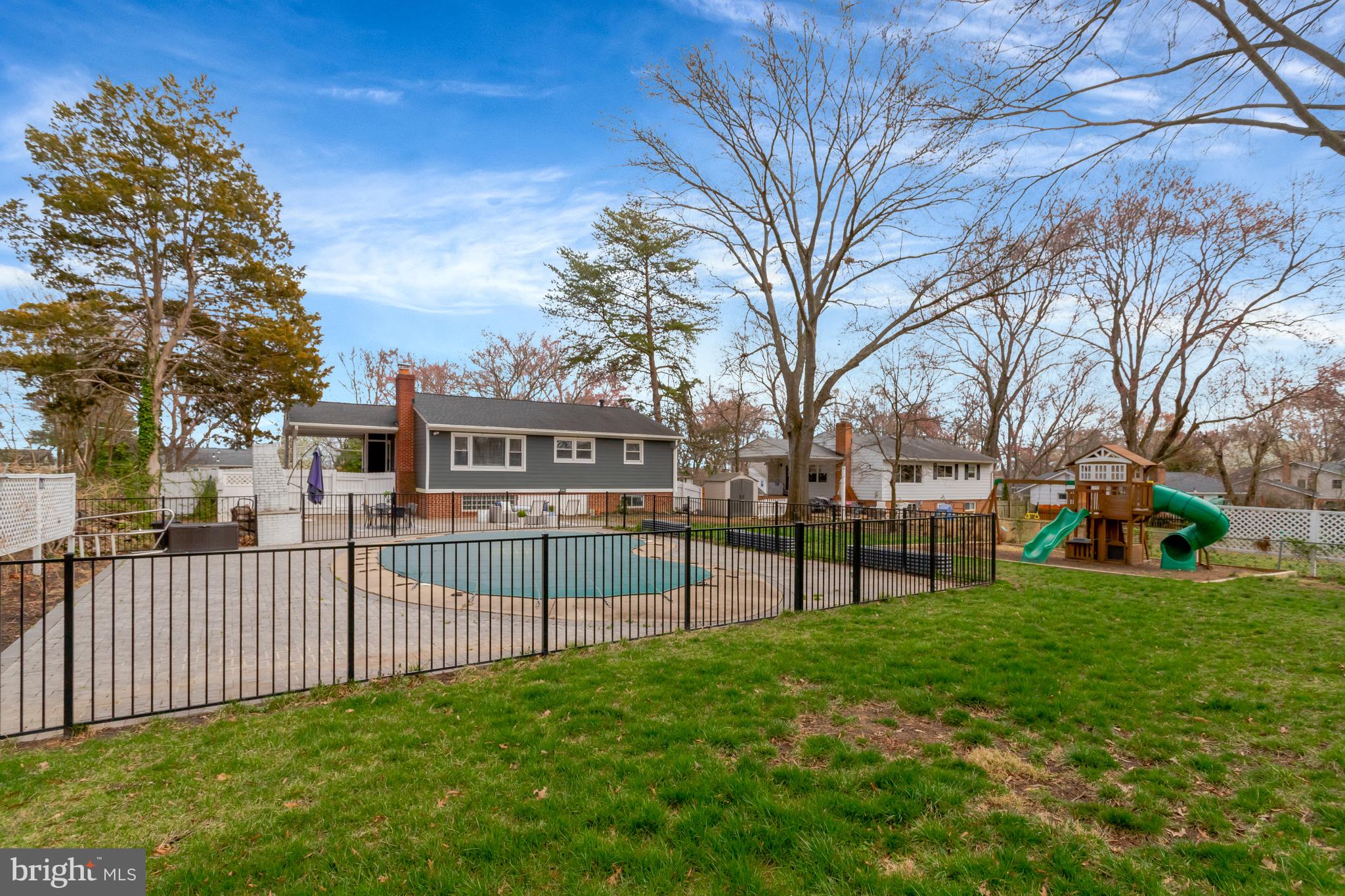 RIVERSIDE ESTATES - Residential