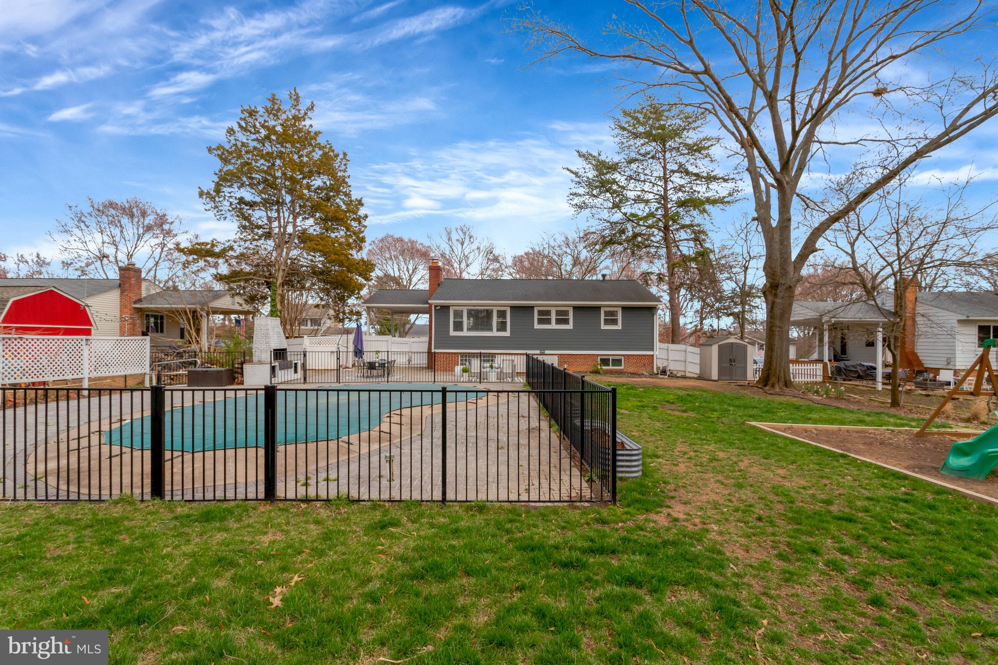 RIVERSIDE ESTATES - Residential