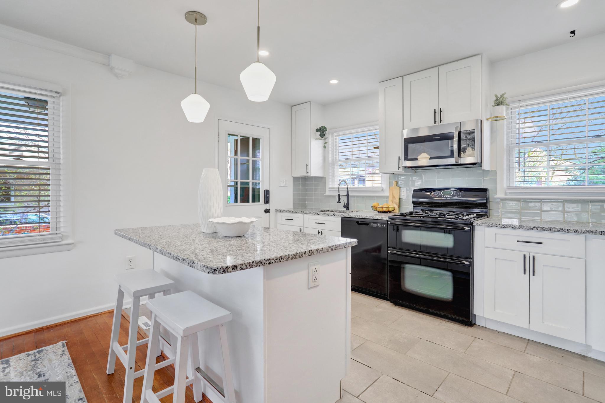 RIVERSIDE ESTATES - Residential