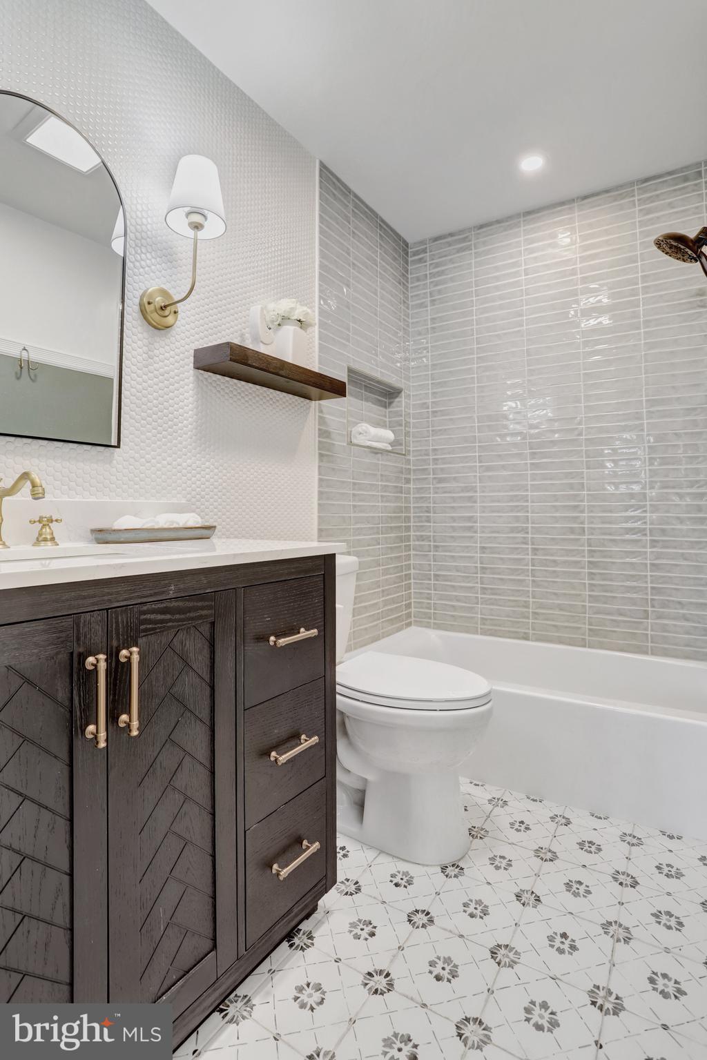 RIVERSIDE ESTATES - Residential