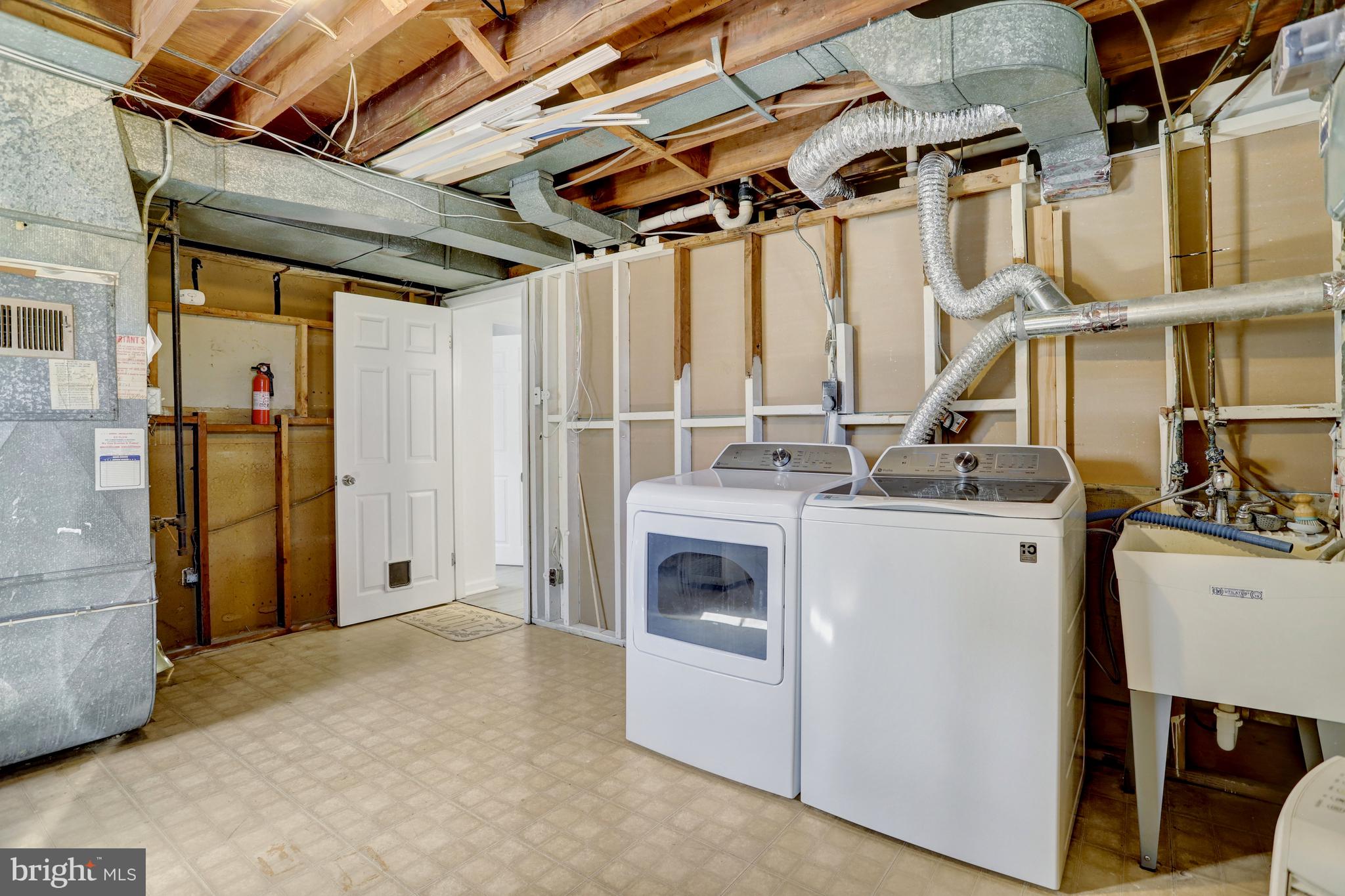 RIVERSIDE ESTATES - Residential