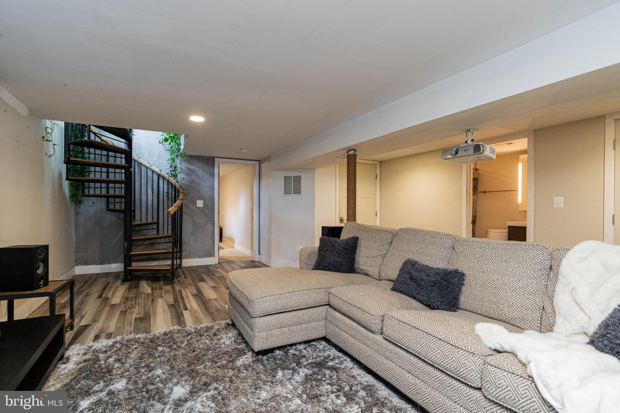 VIRGINIA HILLS - Residential Lease