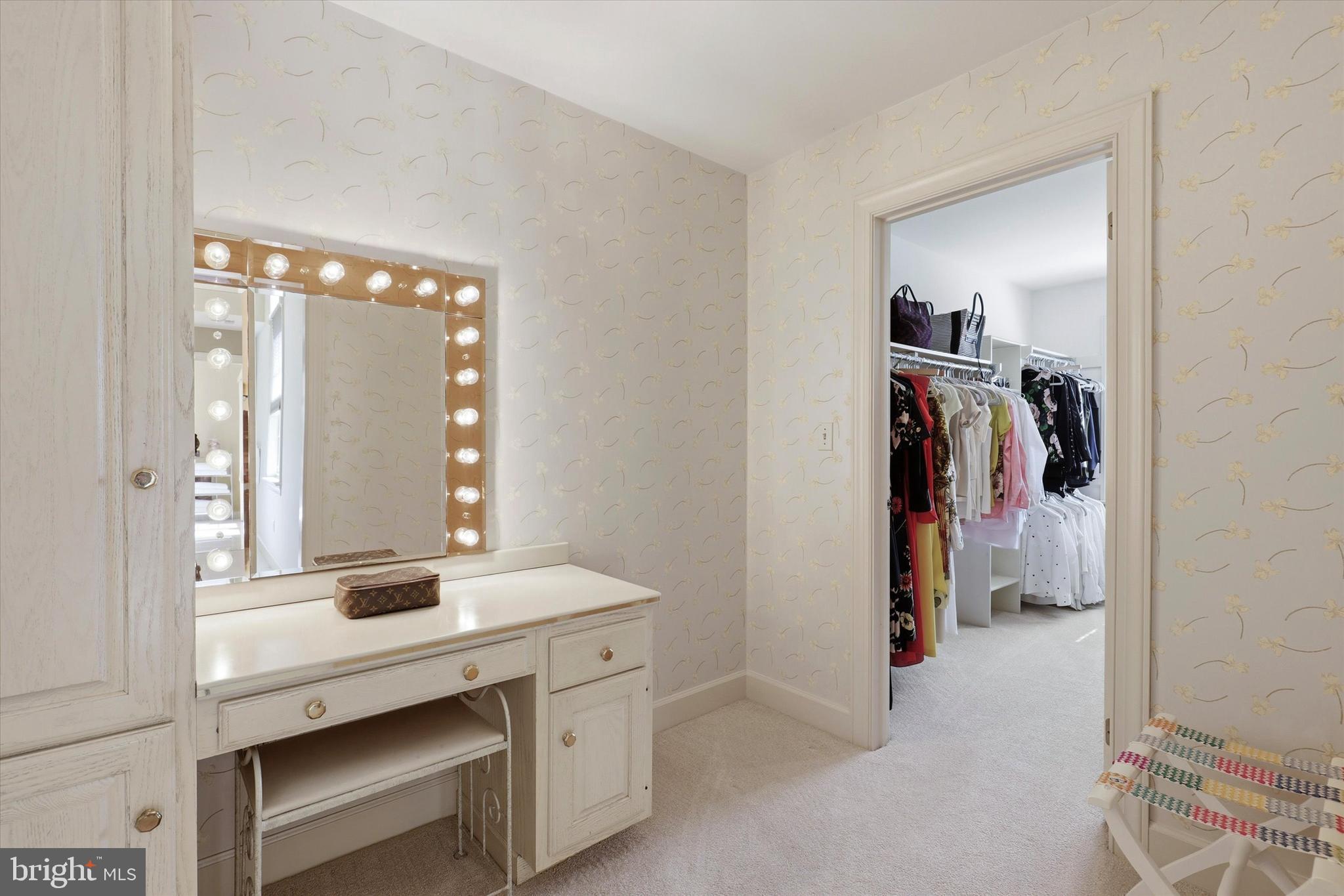 COUNTRY CLUB ESTS - Residential