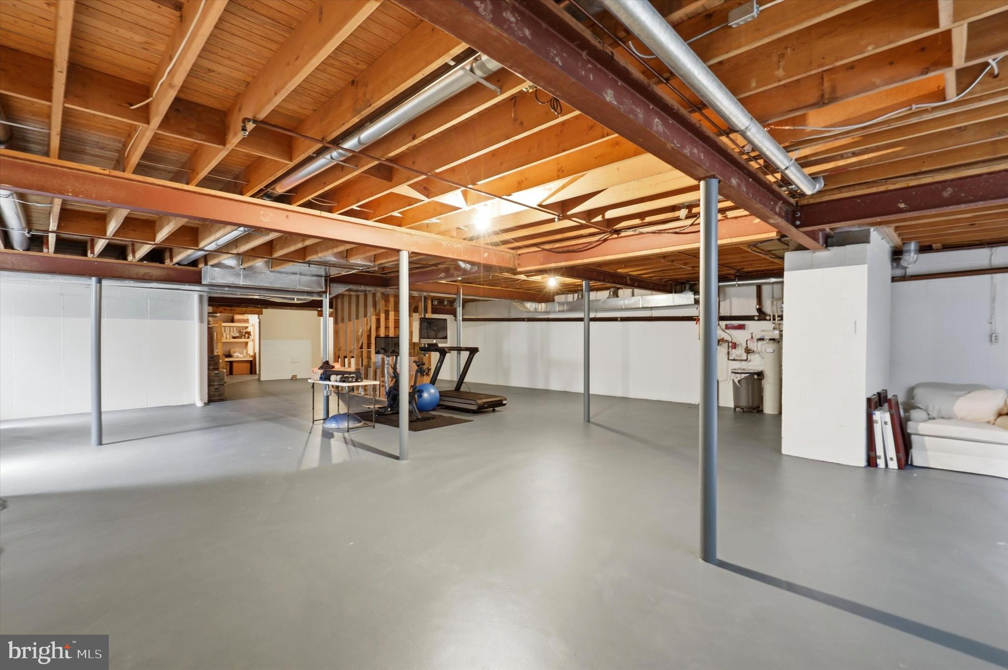 COUNTRY CLUB ESTS - Residential