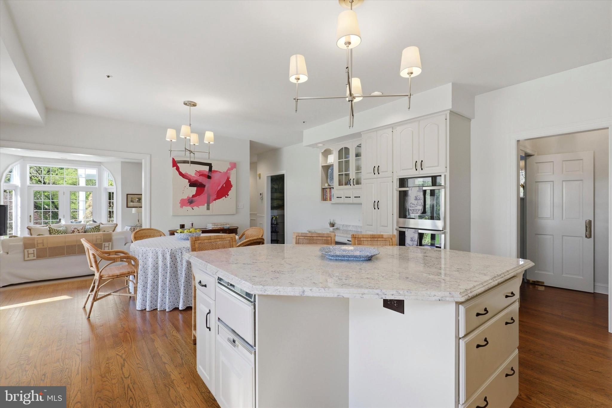 COUNTRY CLUB ESTS - Residential