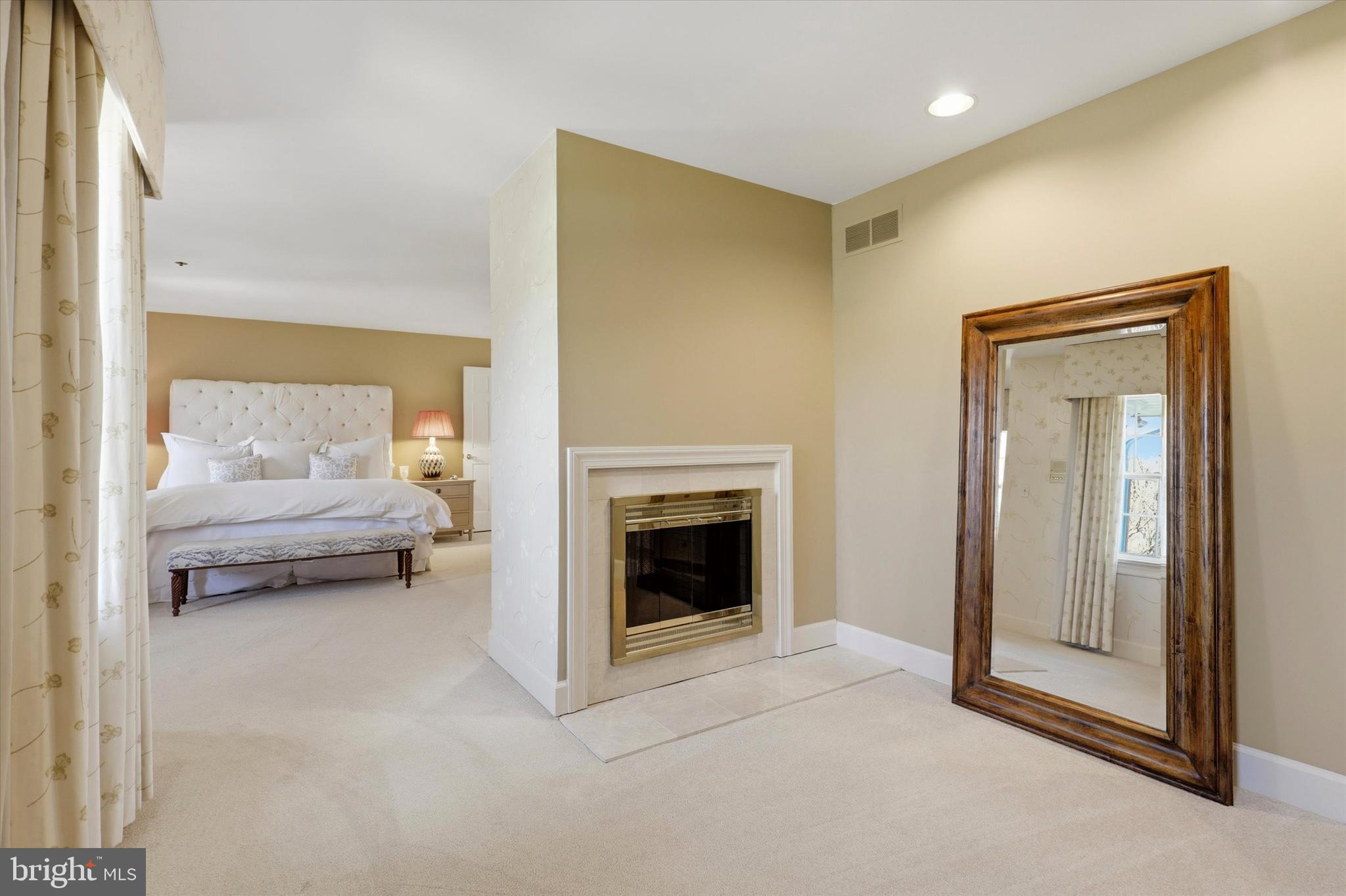 COUNTRY CLUB ESTS - Residential