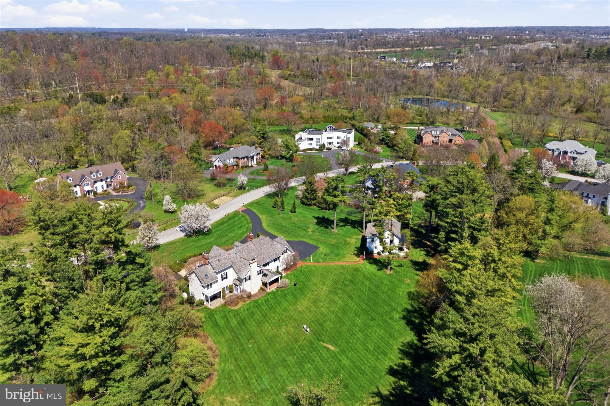 COUNTRY CLUB ESTS - Residential