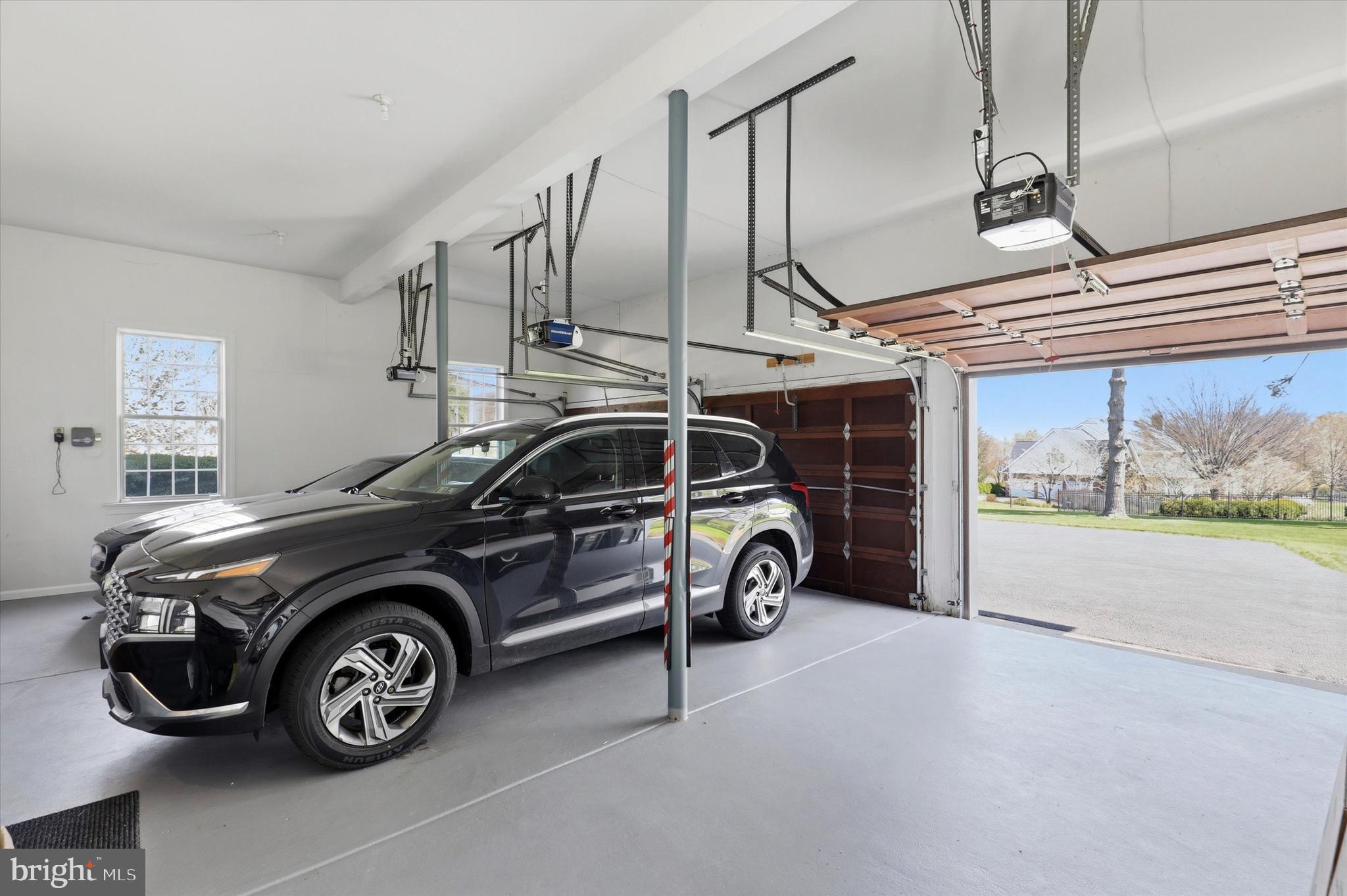 COUNTRY CLUB ESTS - Residential