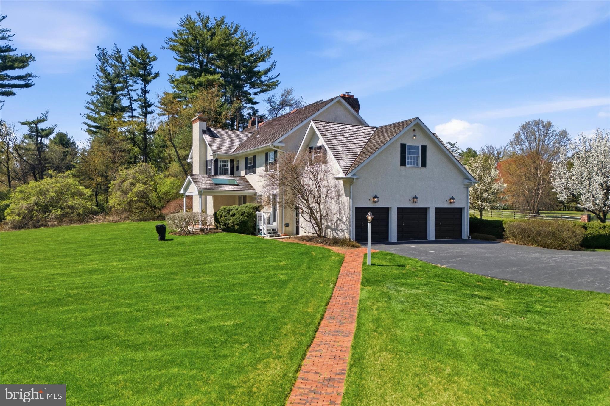 COUNTRY CLUB ESTS - Residential