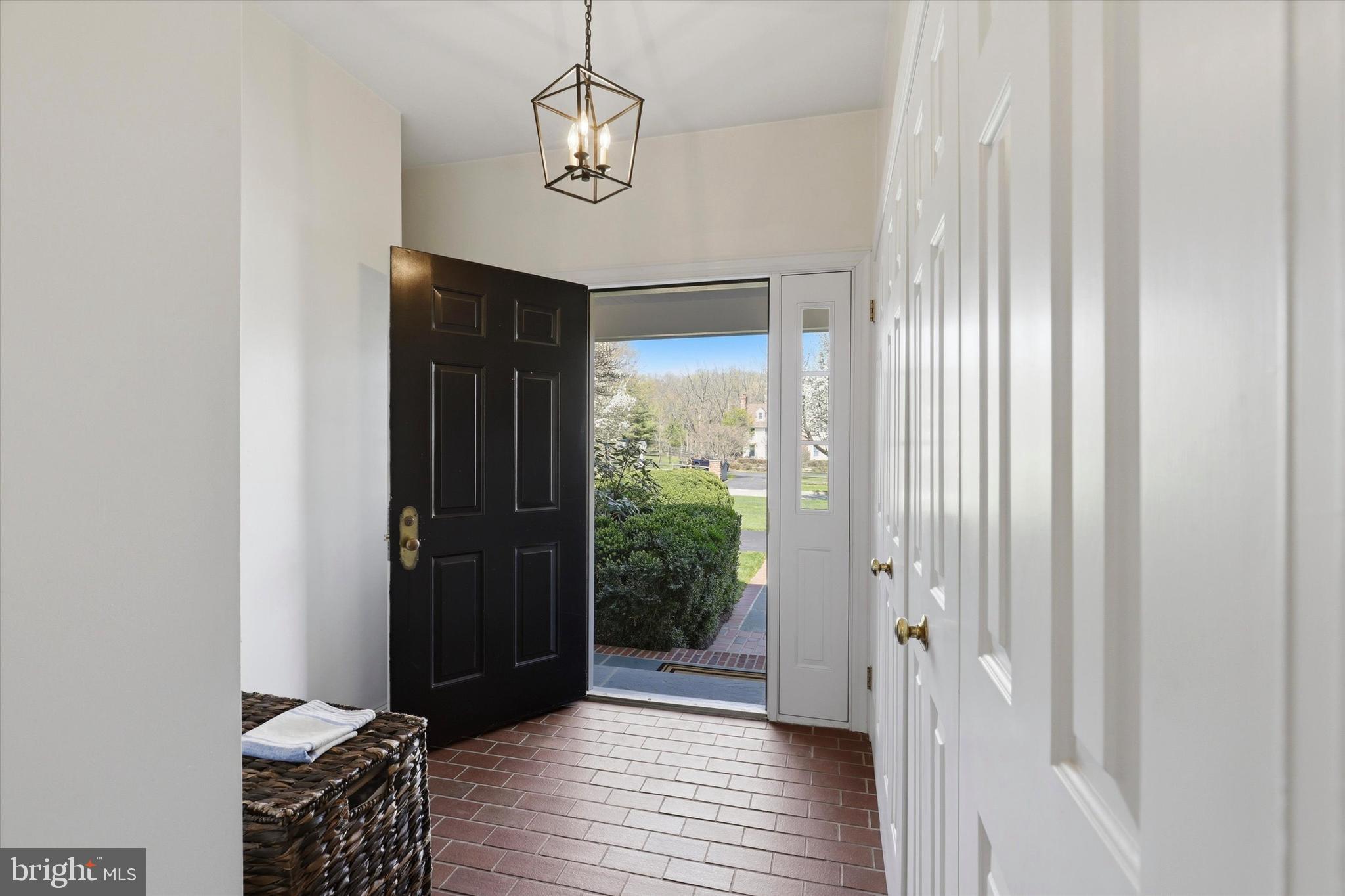 COUNTRY CLUB ESTS - Residential