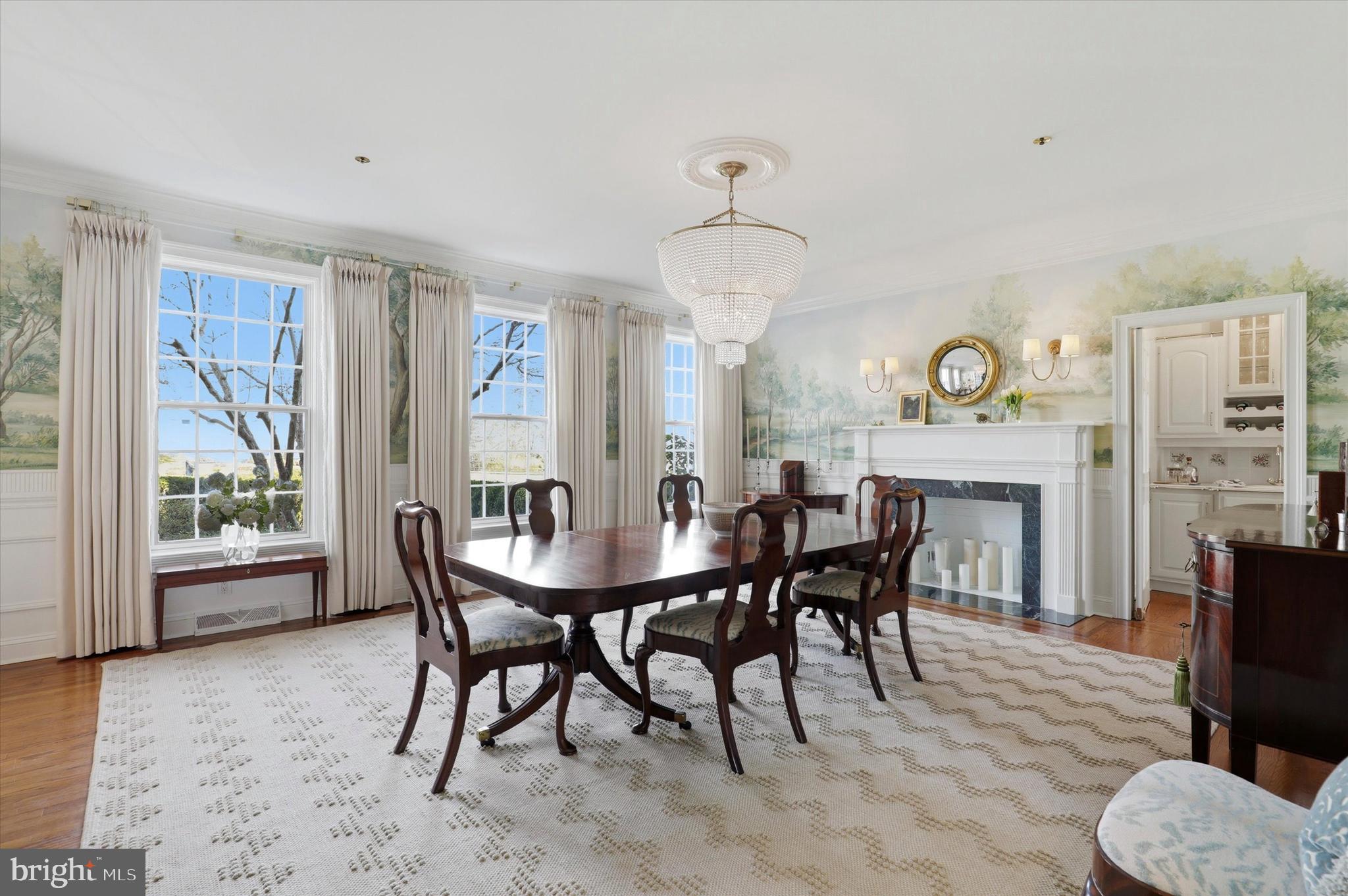 COUNTRY CLUB ESTS - Residential