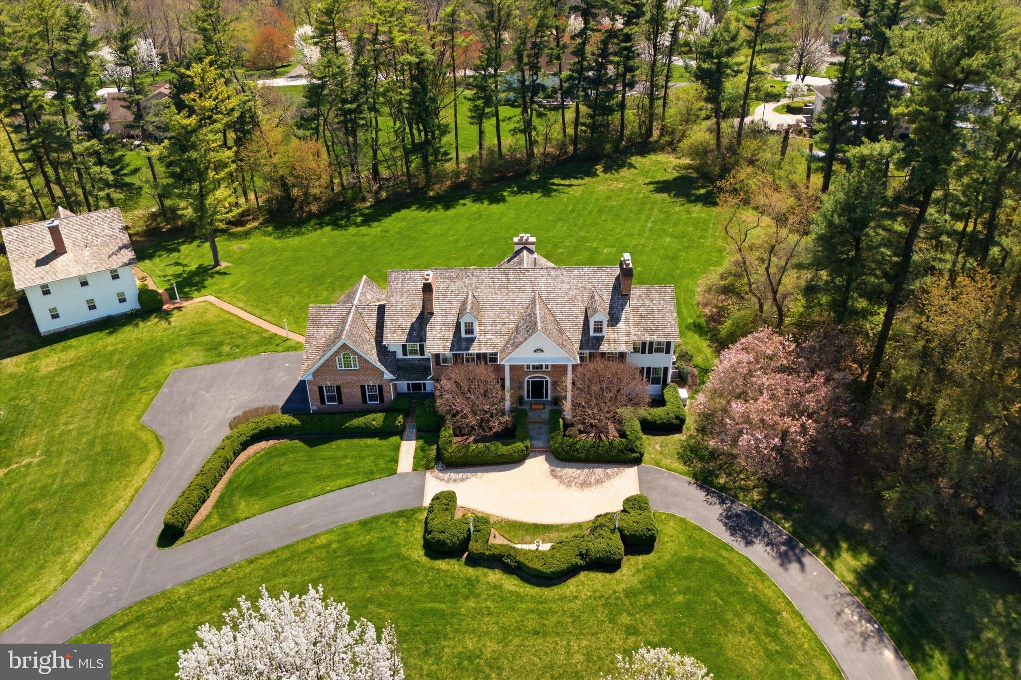 COUNTRY CLUB ESTS - Residential