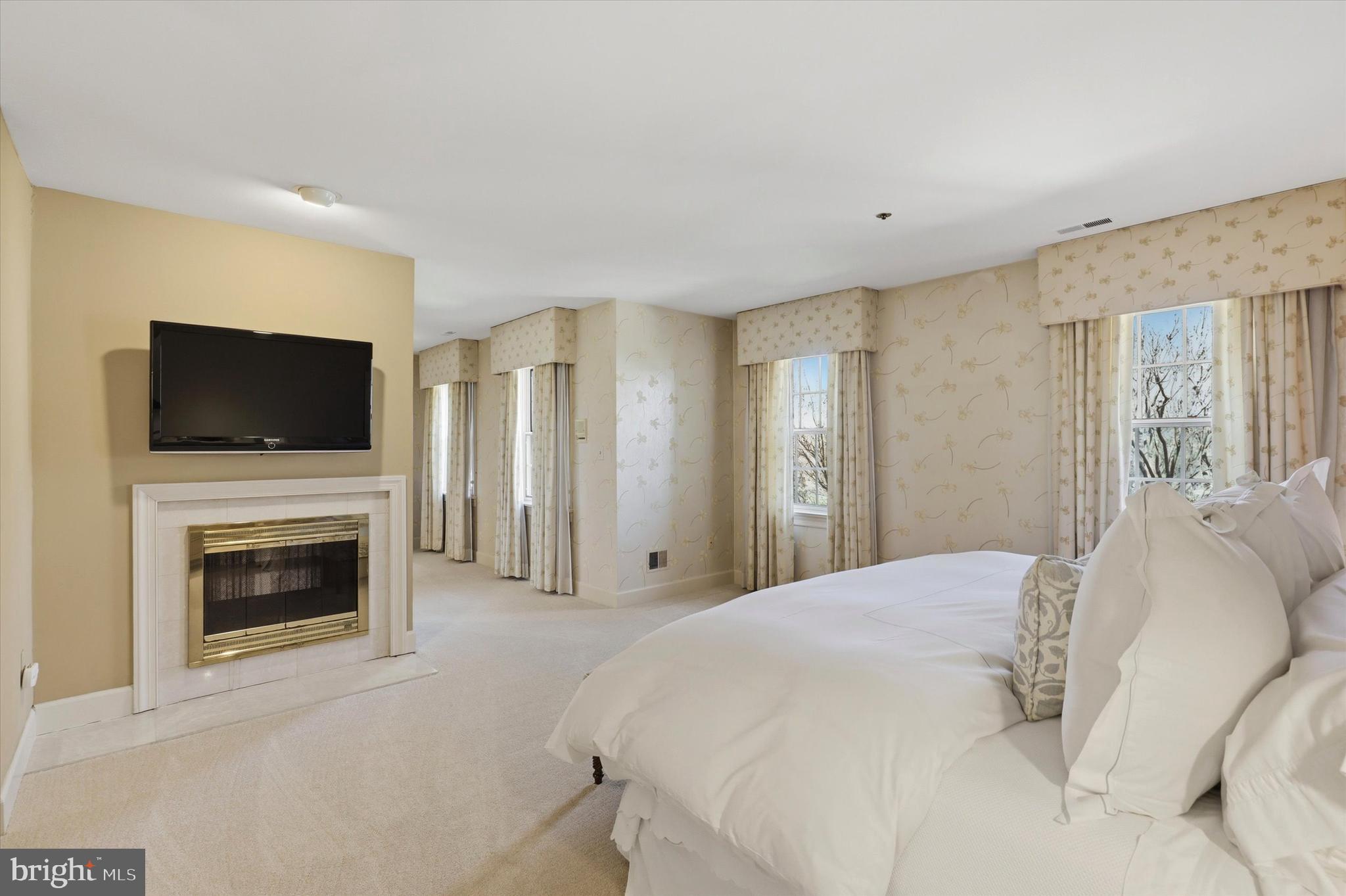 COUNTRY CLUB ESTS - Residential