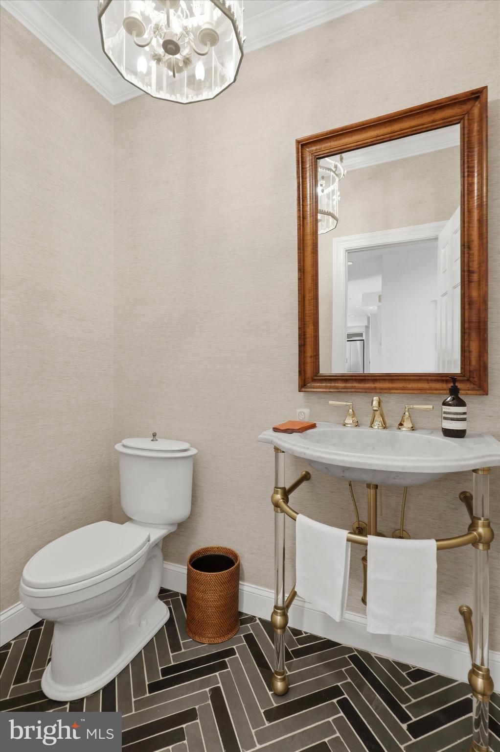 COUNTRY CLUB ESTS - Residential