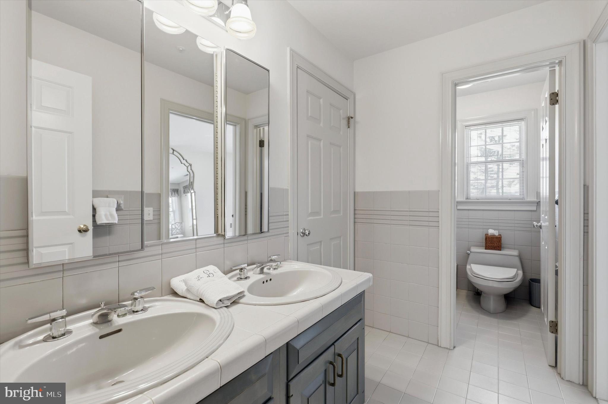 COUNTRY CLUB ESTS - Residential