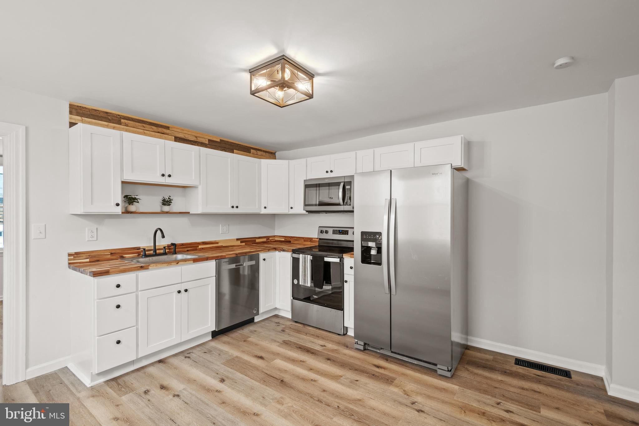 SOUTH LEBANON - Residential