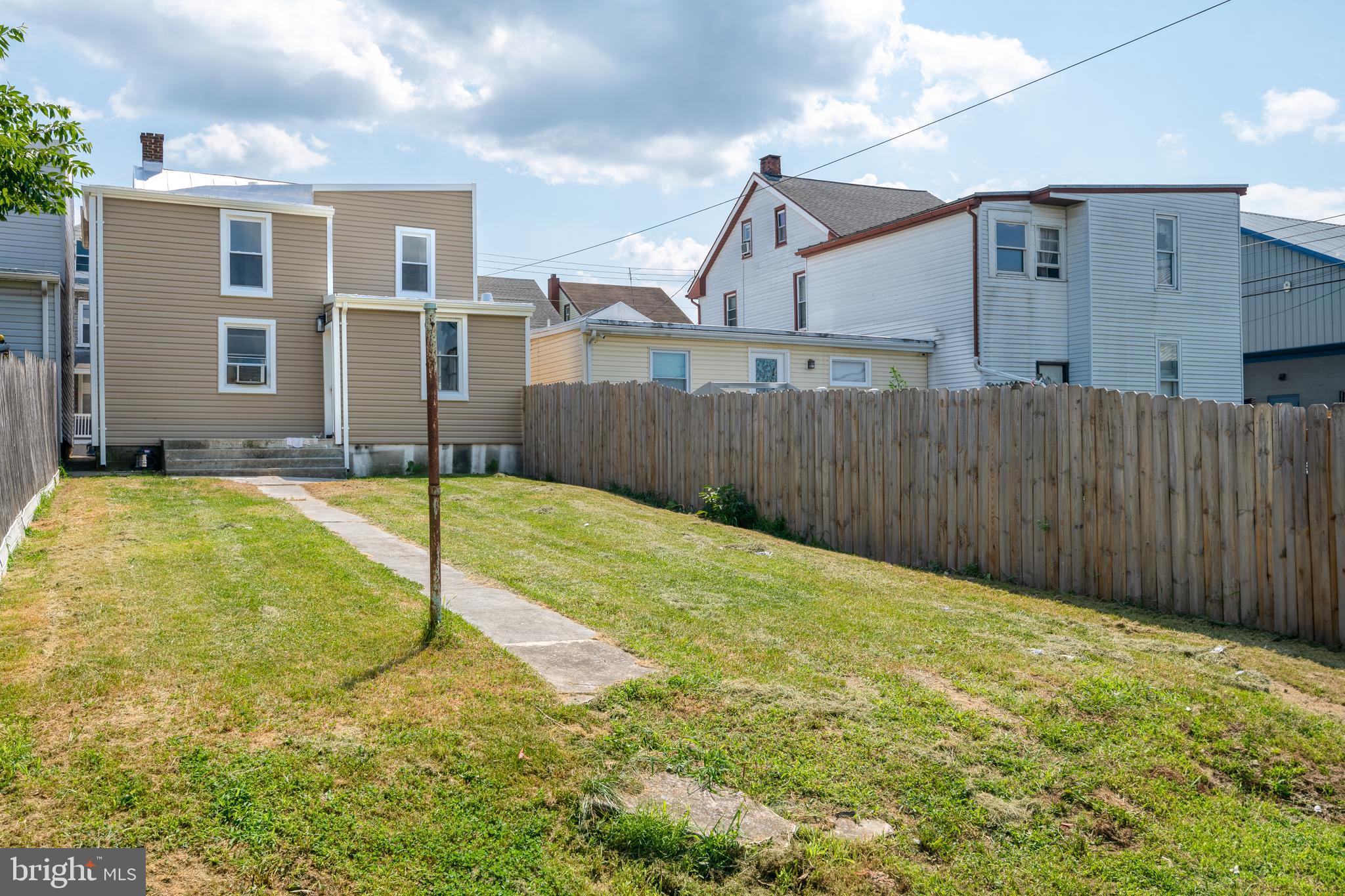 SOUTH LEBANON - Residential