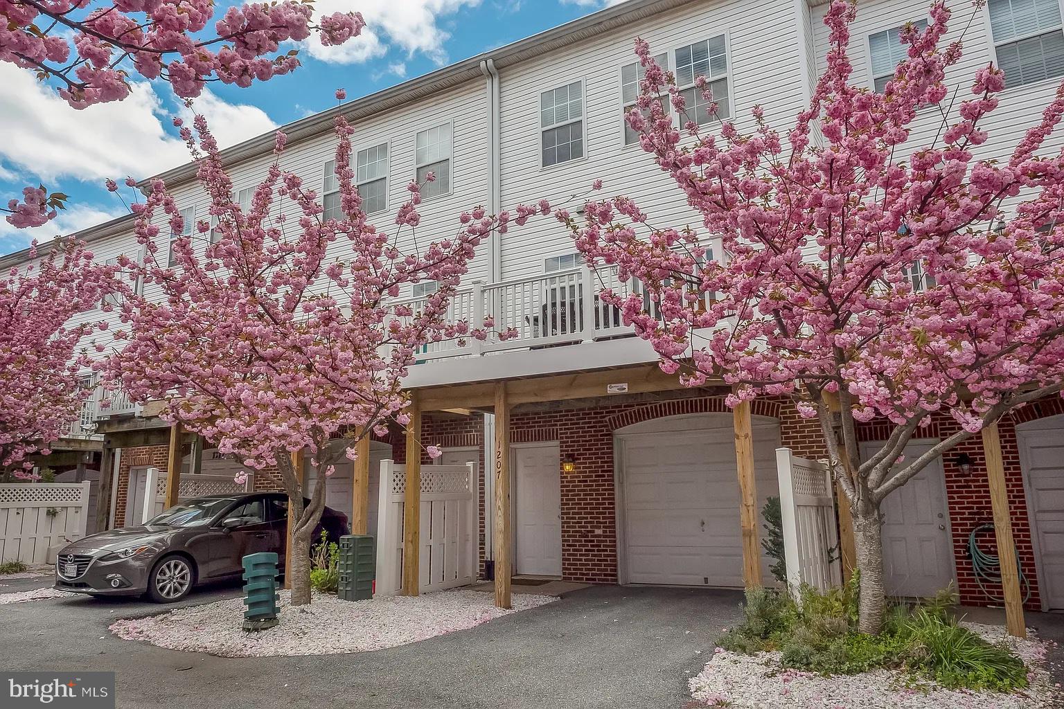 CANTON GABLES - Residential