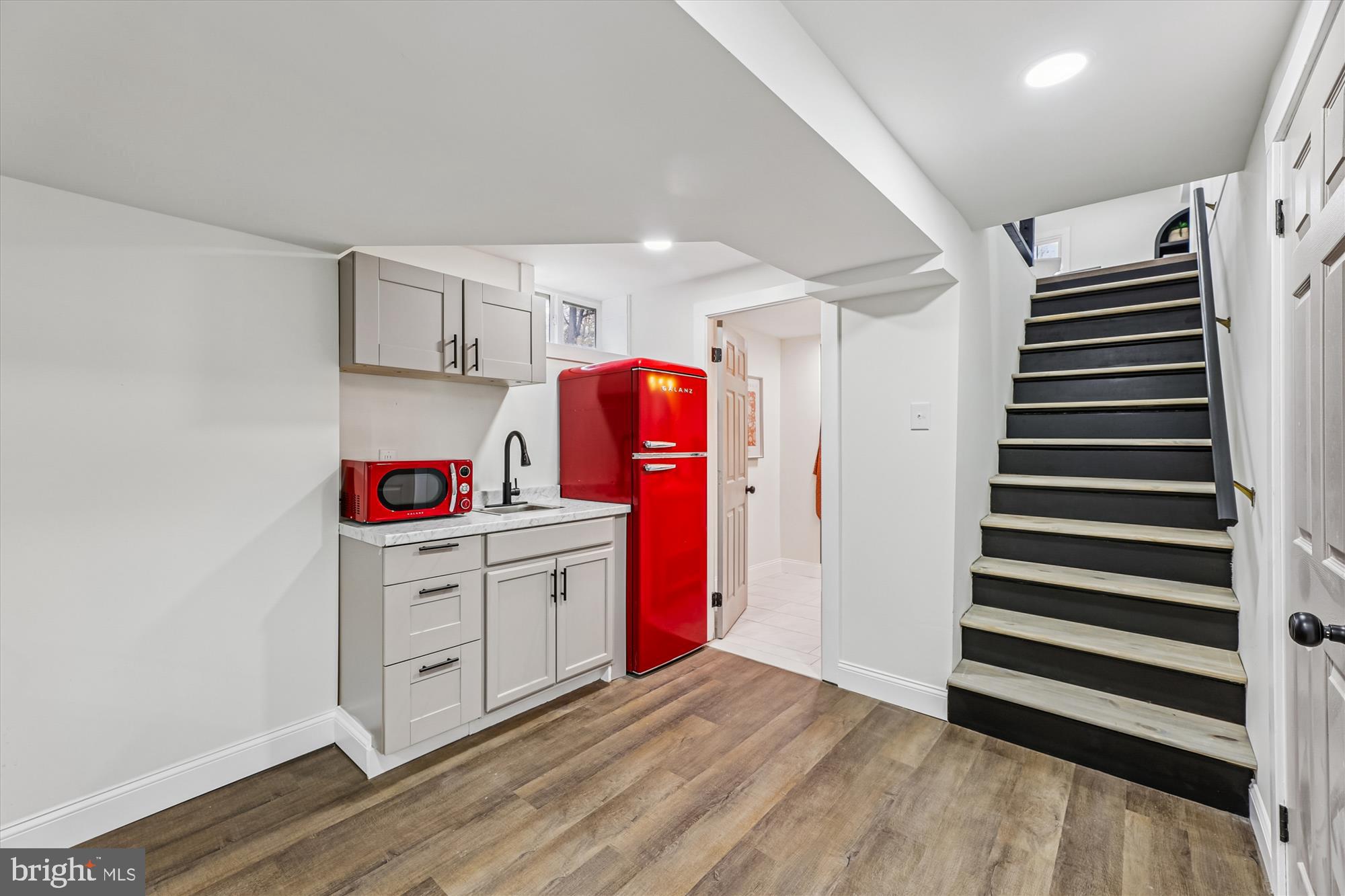 DU MAR ESTATES - Residential