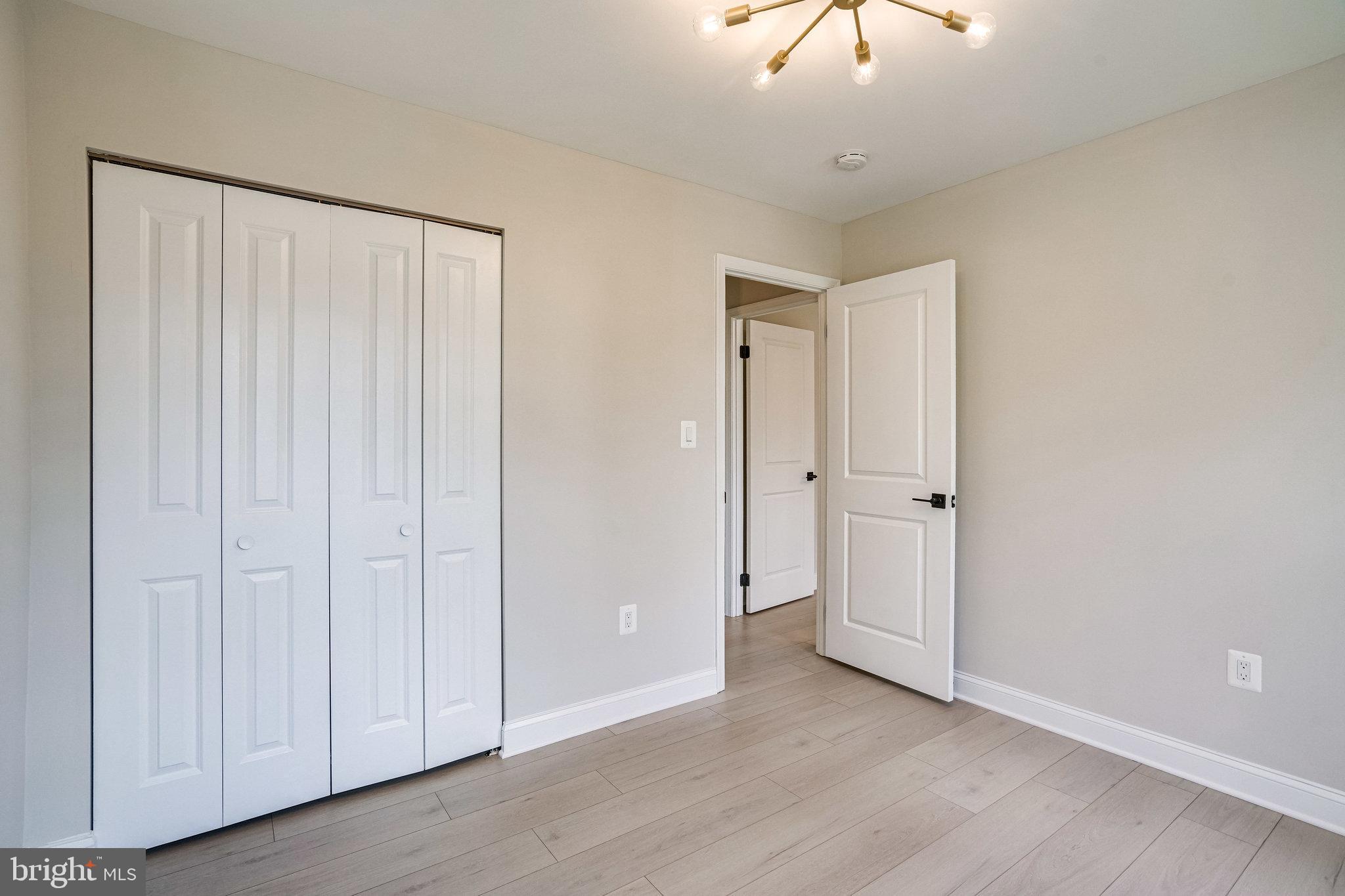 QUINCE ORCHARD KNOLLS - Residential