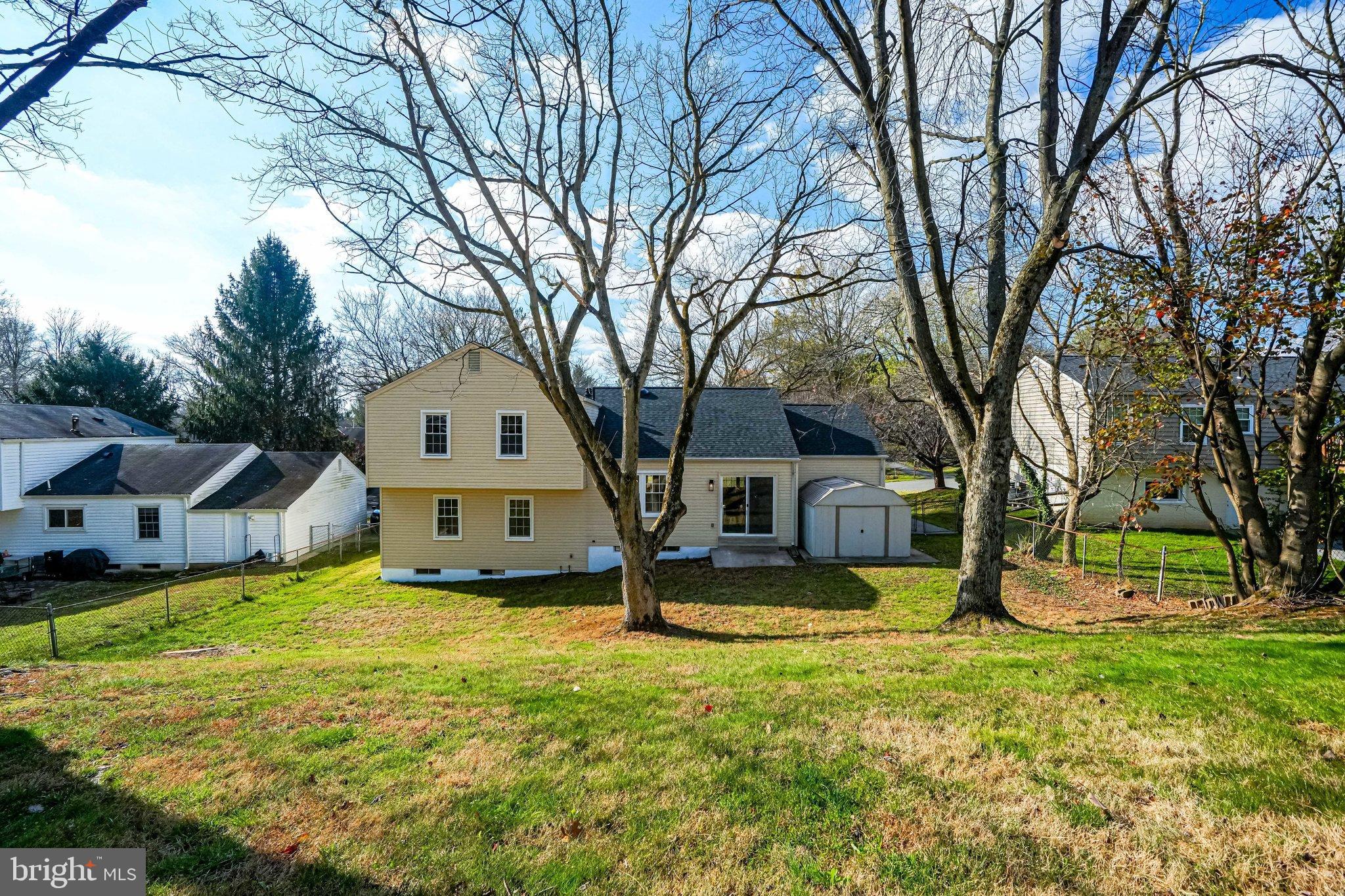 QUINCE ORCHARD KNOLLS - Residential