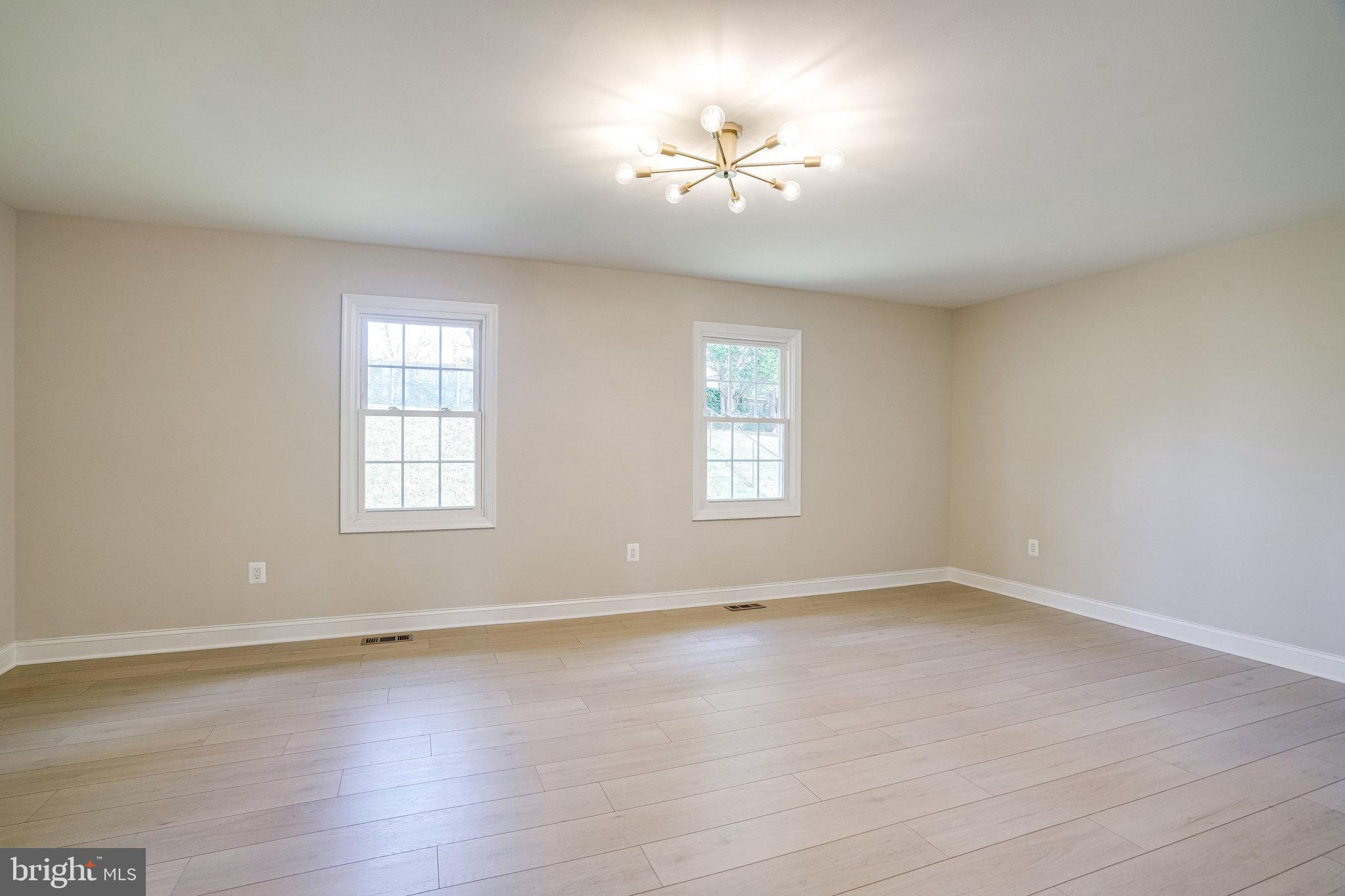 QUINCE ORCHARD KNOLLS - Residential