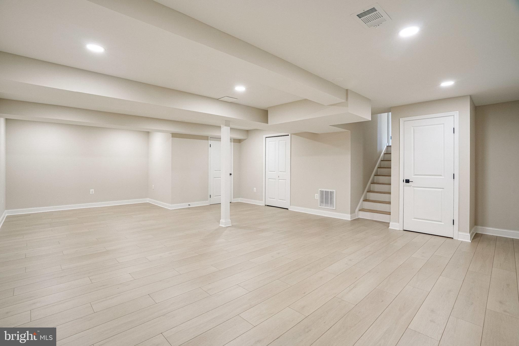 QUINCE ORCHARD KNOLLS - Residential