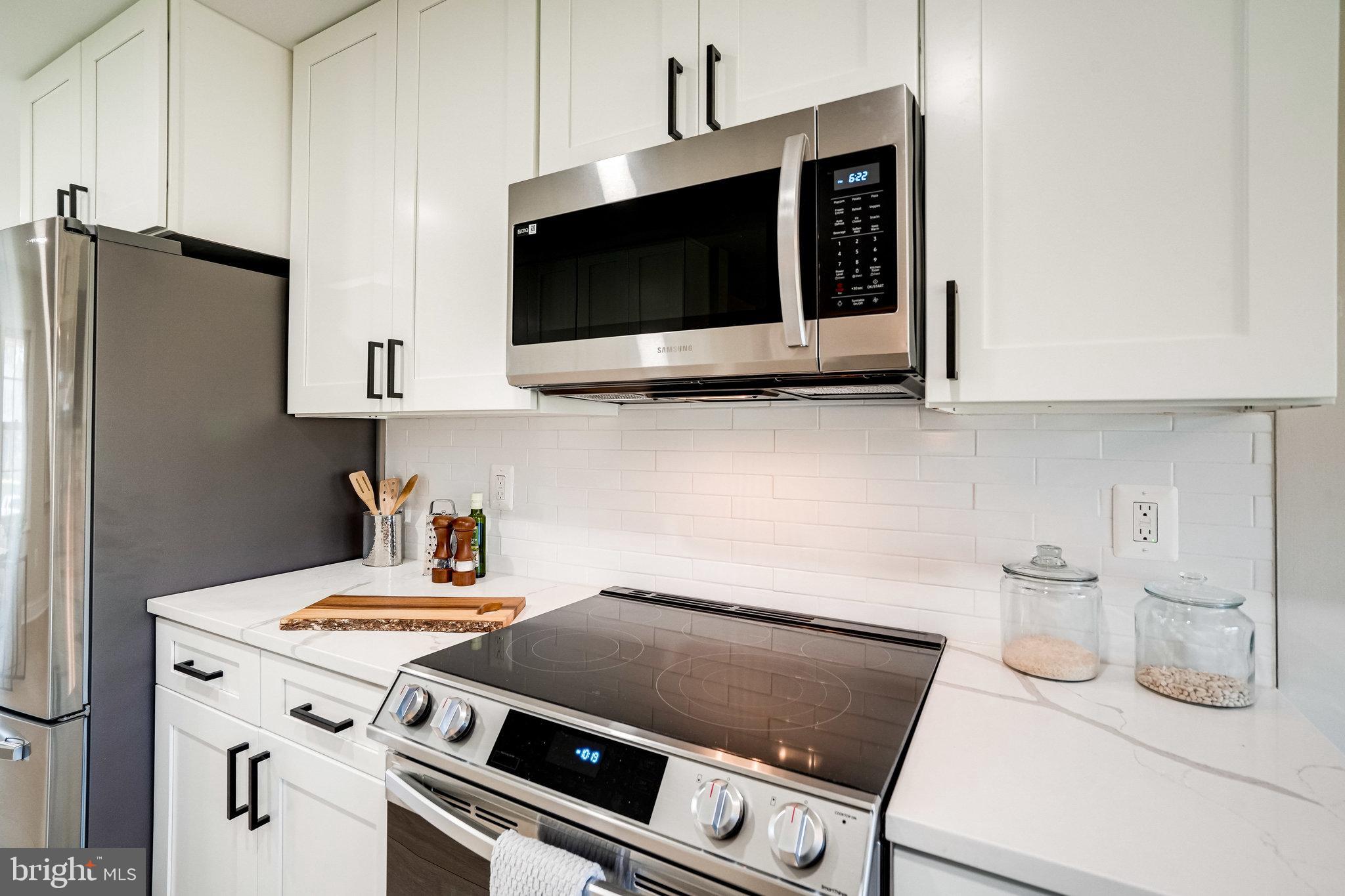 QUINCE ORCHARD KNOLLS - Residential