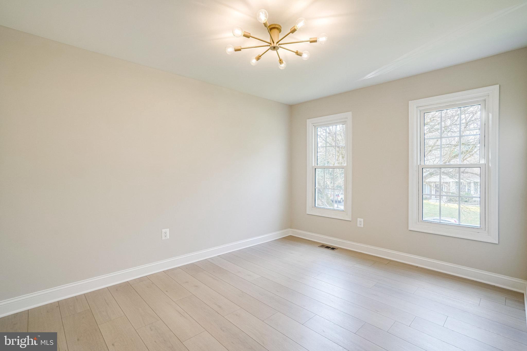 QUINCE ORCHARD KNOLLS - Residential